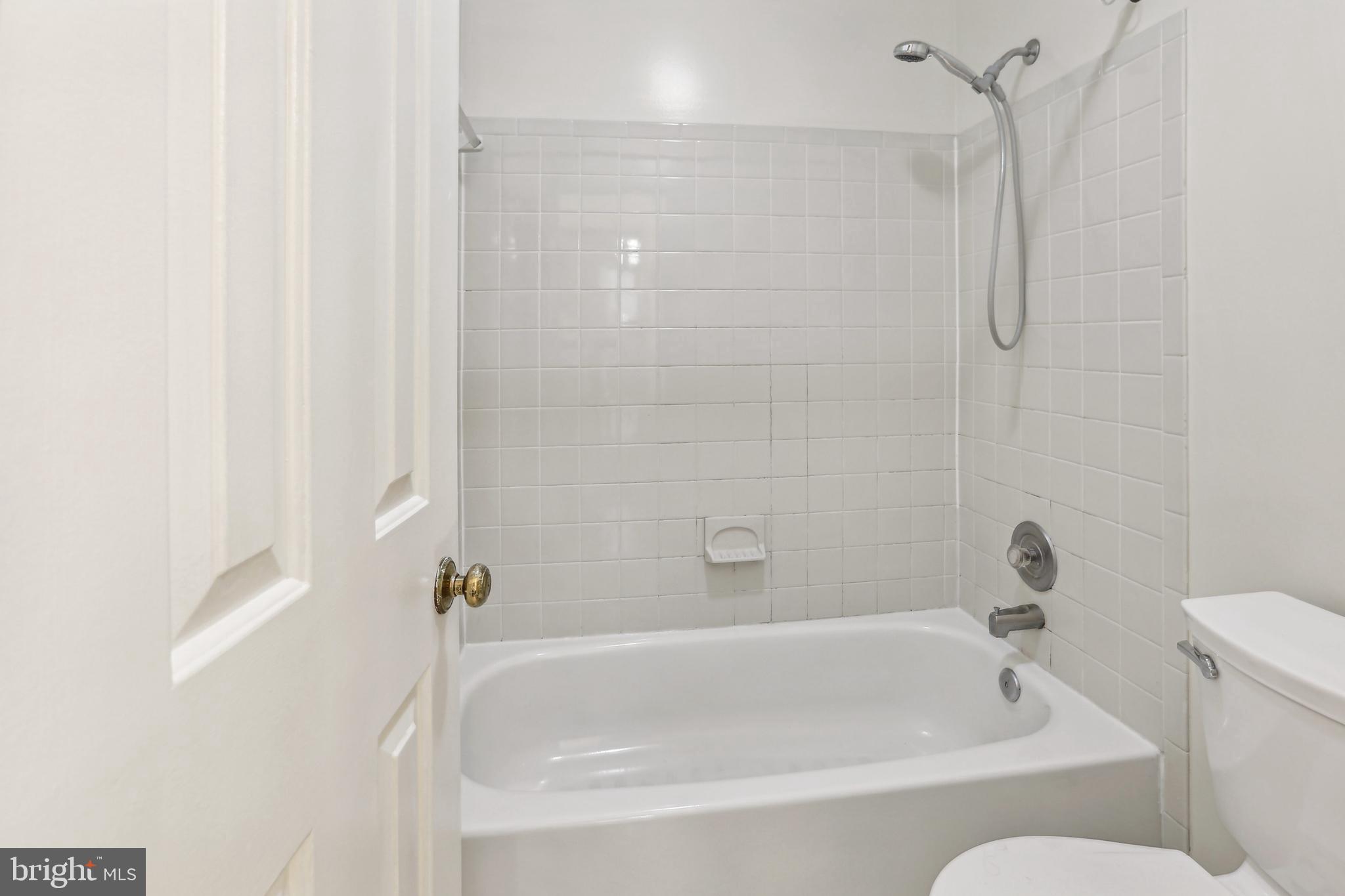 BRADDOCK FOREST - Residential Lease