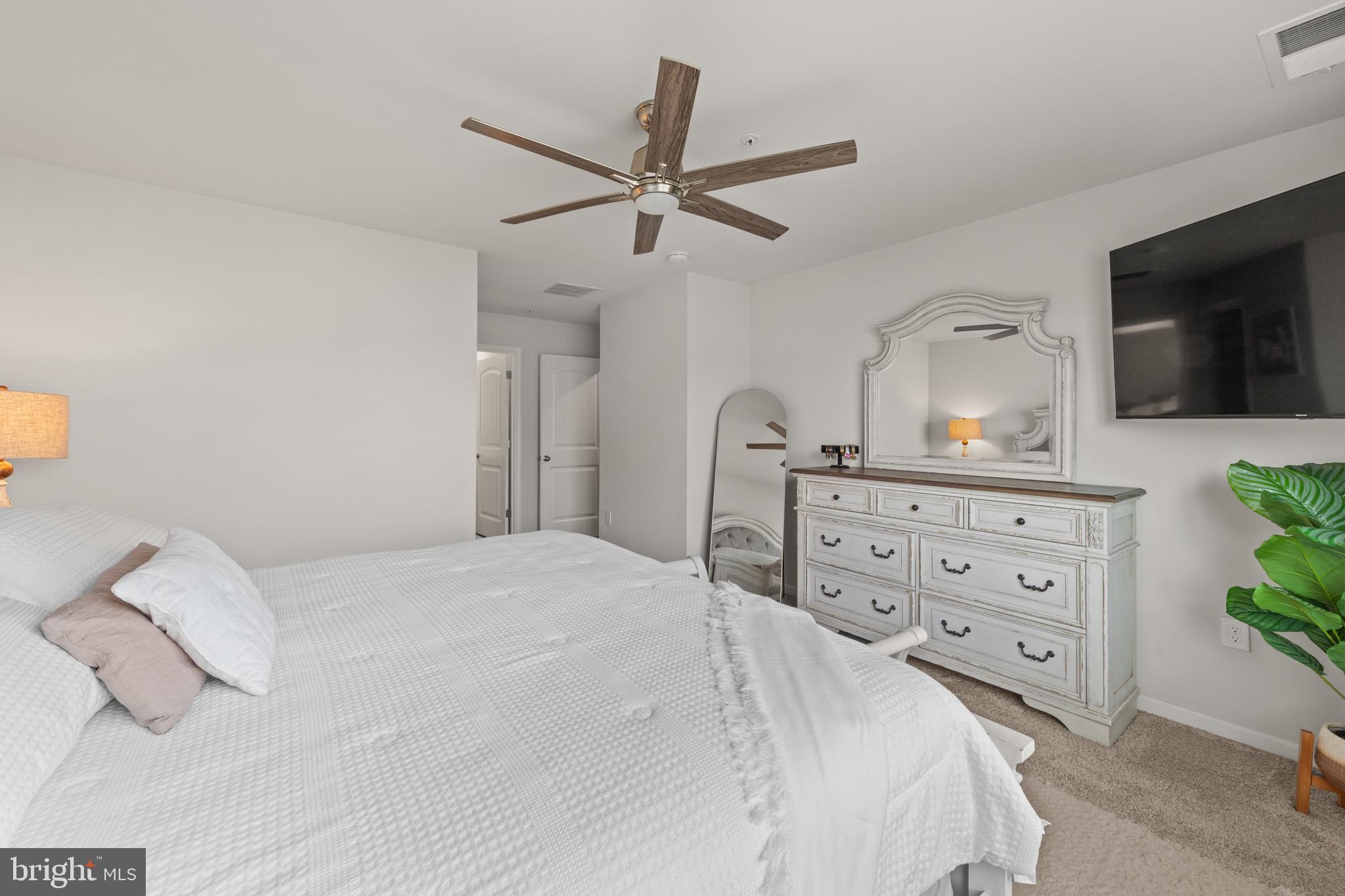 CEDAR COMMONS - Residential