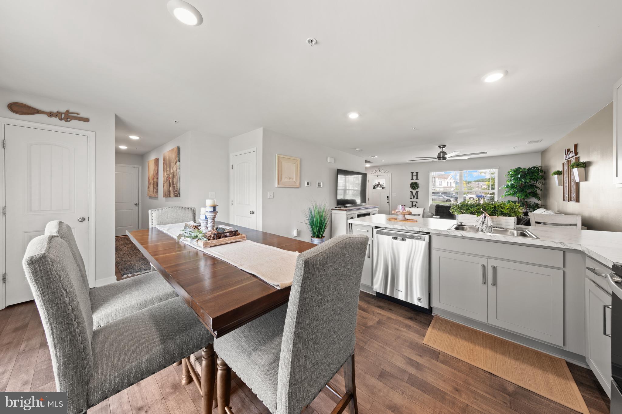CEDAR COMMONS - Residential