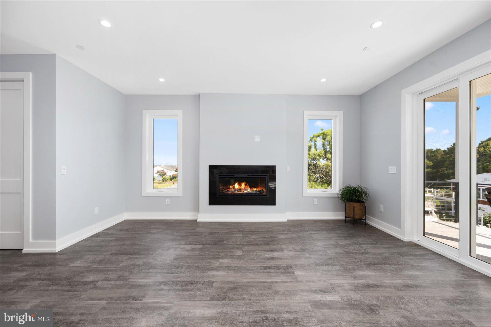 SNUG HARBOR - Residential