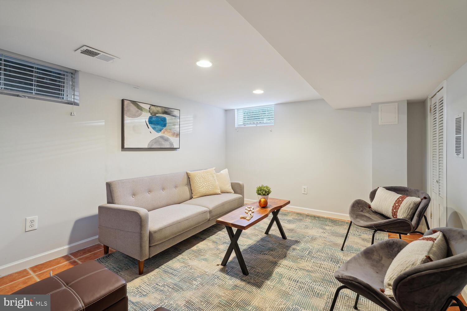 ARLINGTON HILLS - Residential