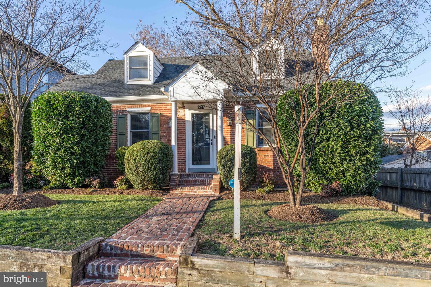 ARLINGTON HILLS - Residential