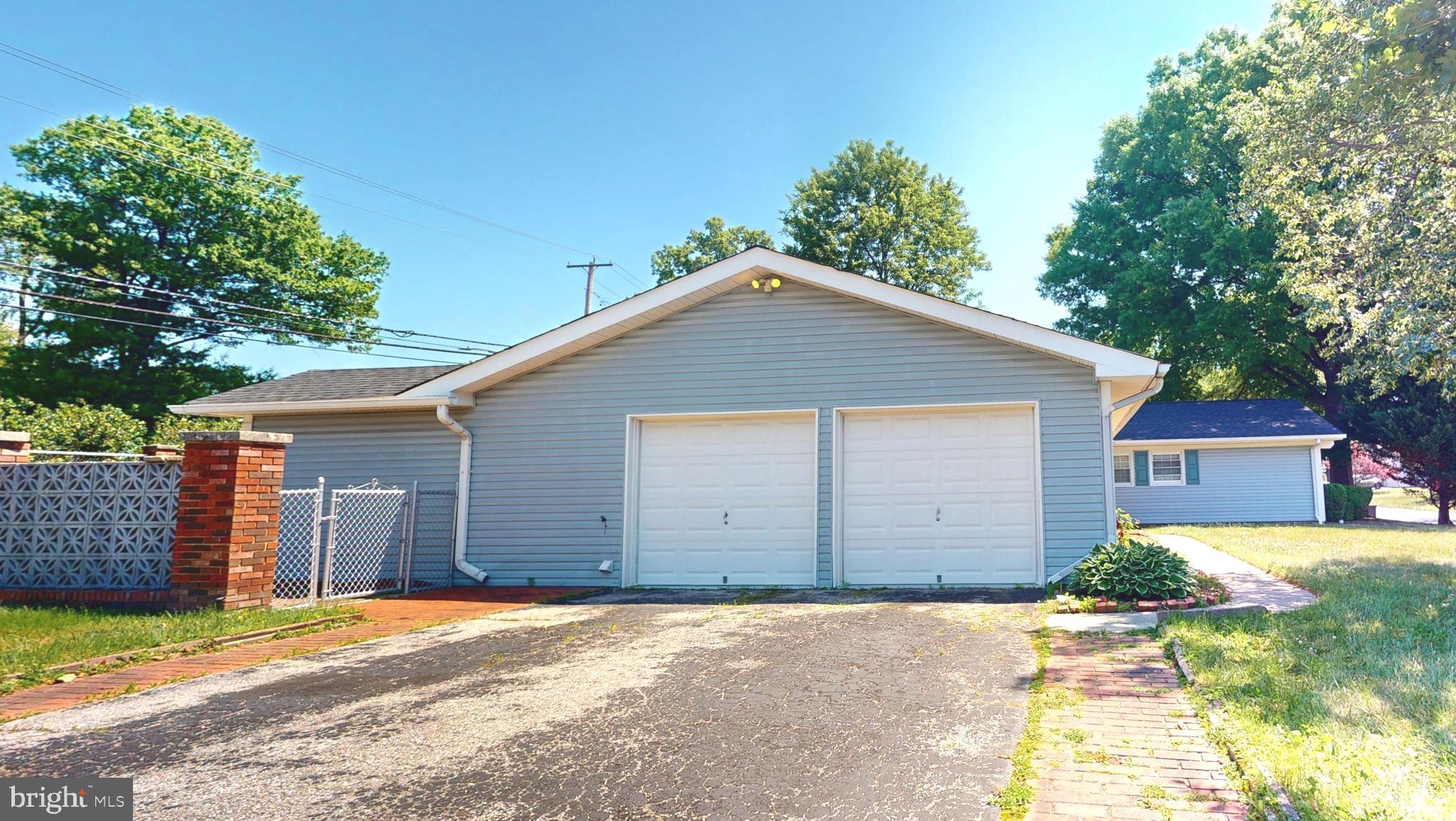 MEADOWBROOK AT BELAIR - Residential