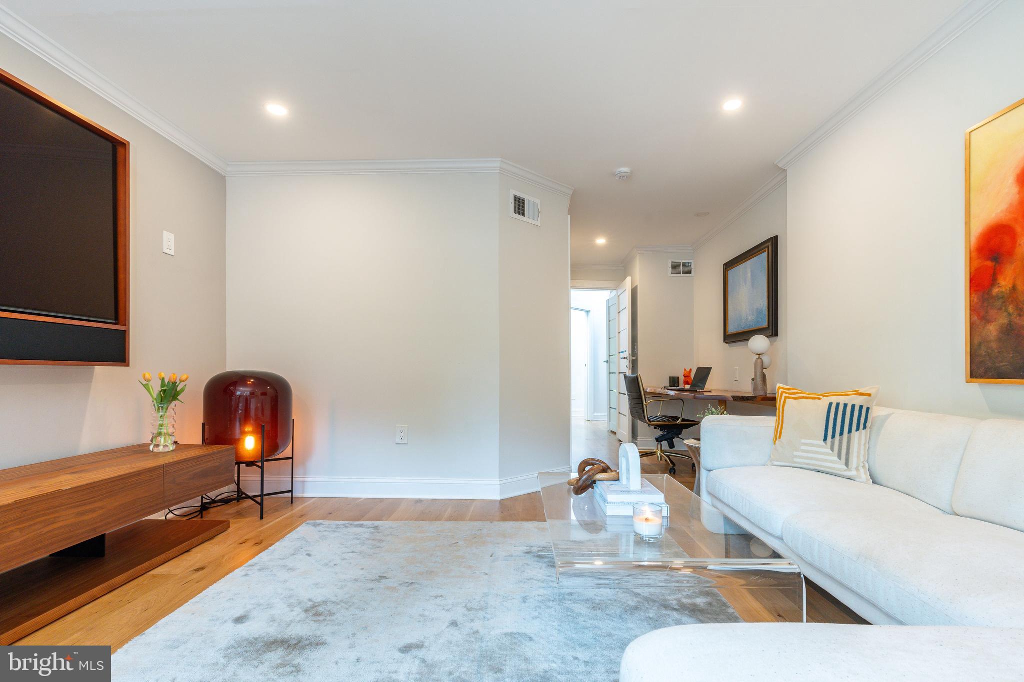 SOCIETY HILL - Residential