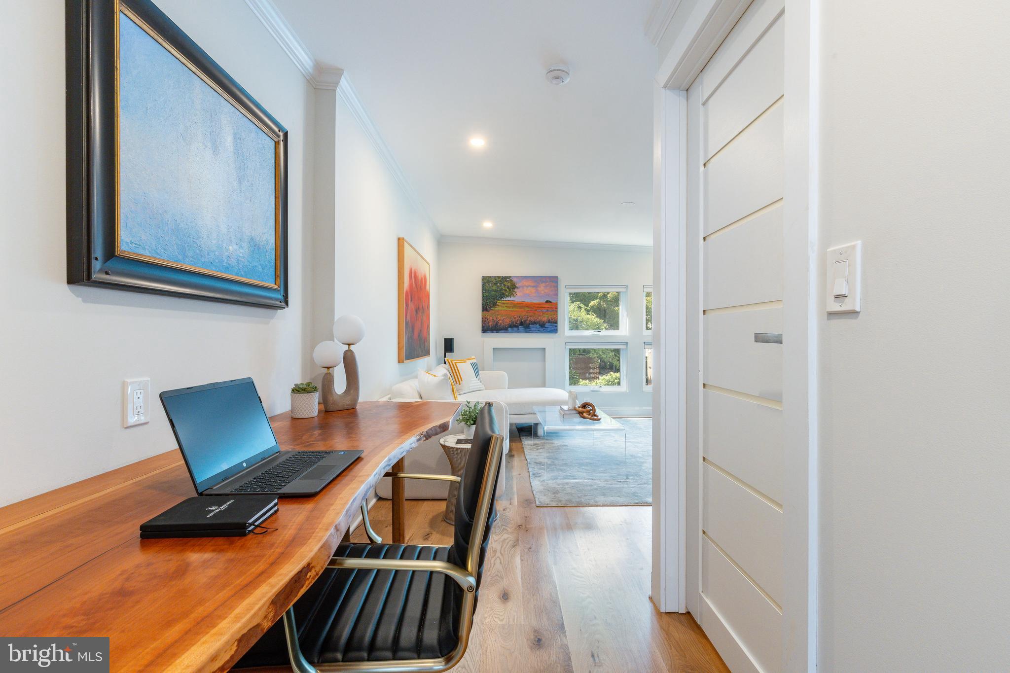 SOCIETY HILL - Residential