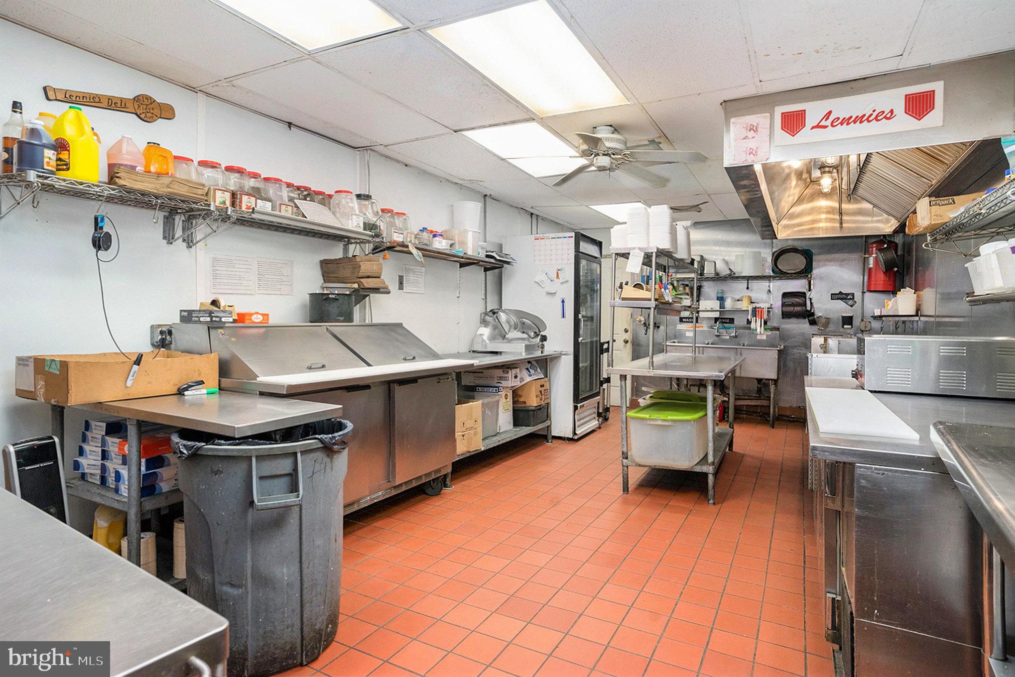 ROXBOROUGH - Business Opportunity