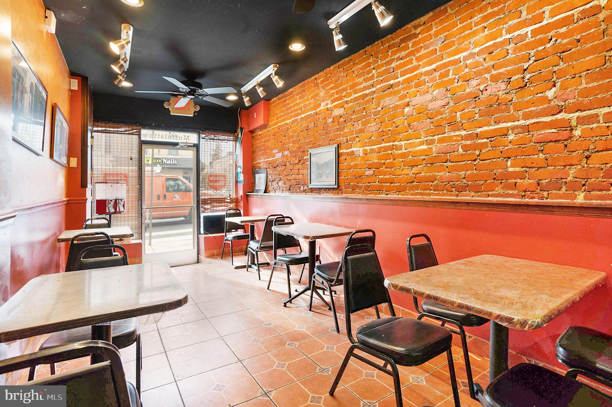 ROXBOROUGH - Business Opportunity