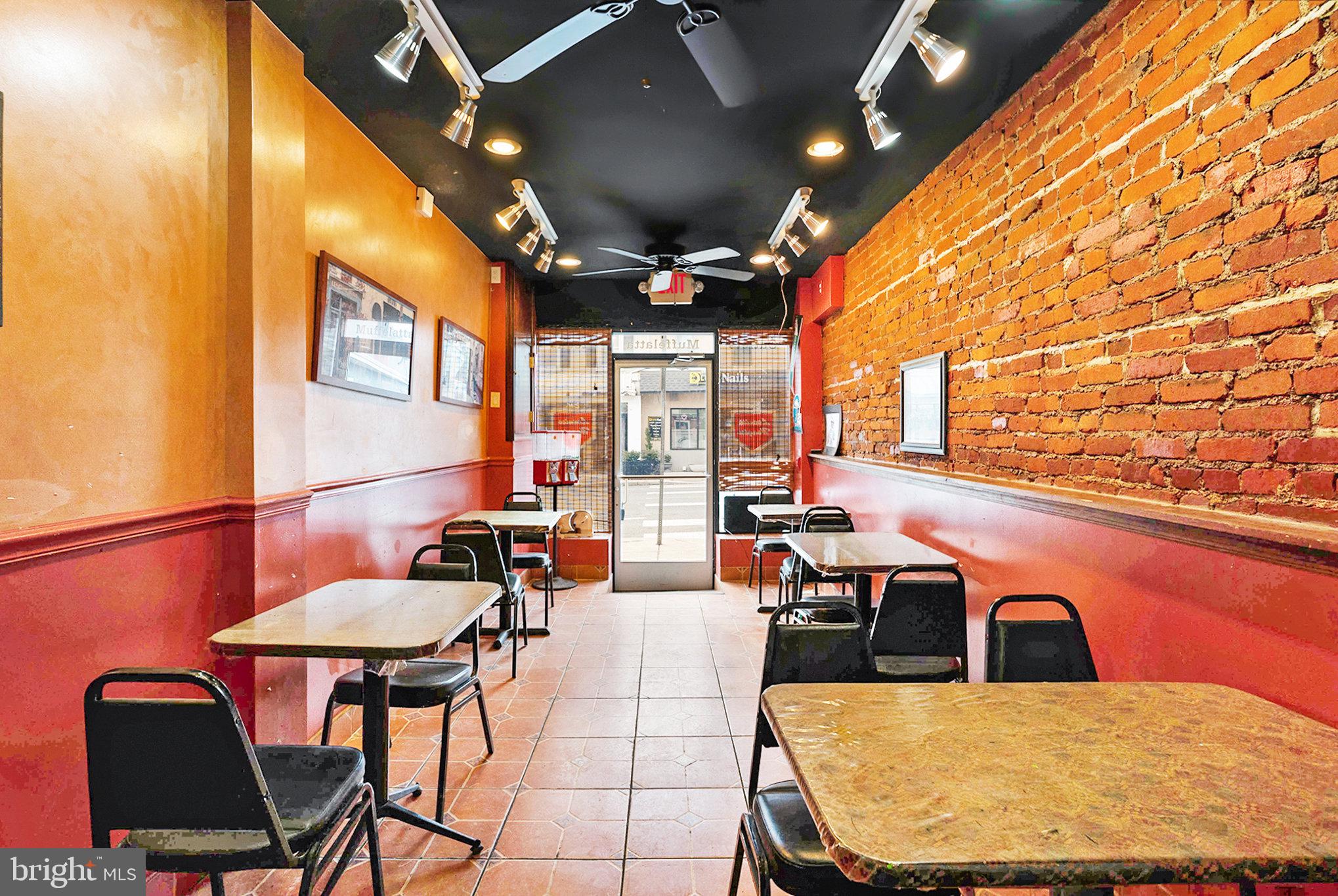 ROXBOROUGH - Business Opportunity
