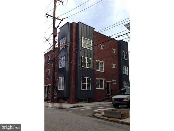**MOVE IN SPECIAL** Tenants have the option of signing a 13 month lease with the first month free OR Tenants can sign a 1 year lease with a $650 credit applied to the move in deposit!!!! Hurry fast, this offer won't last long!!!! This is a 2nd floor bi-level. The 2nd-3rd floor has 3 bedroom, 3 full bath. So in essence this has 3 bedroom suites with private baths. Unit 2 has 2 balconies and a roof deck. This duplex has bamboo floors throughout, recessed lighting throughout, 42 inch kitchen cabinets, appliances, gas cooking, separate entrances, and plenty of closet space. There is central air and gas heat.  Located in walking distance to the Memphis Taproom. Easy street parking.