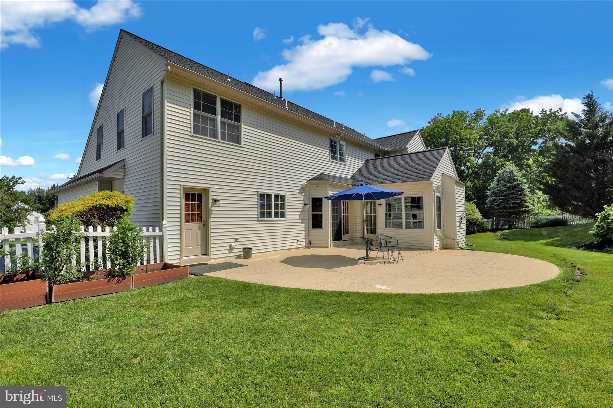PATHFINDER WOODS - Residential