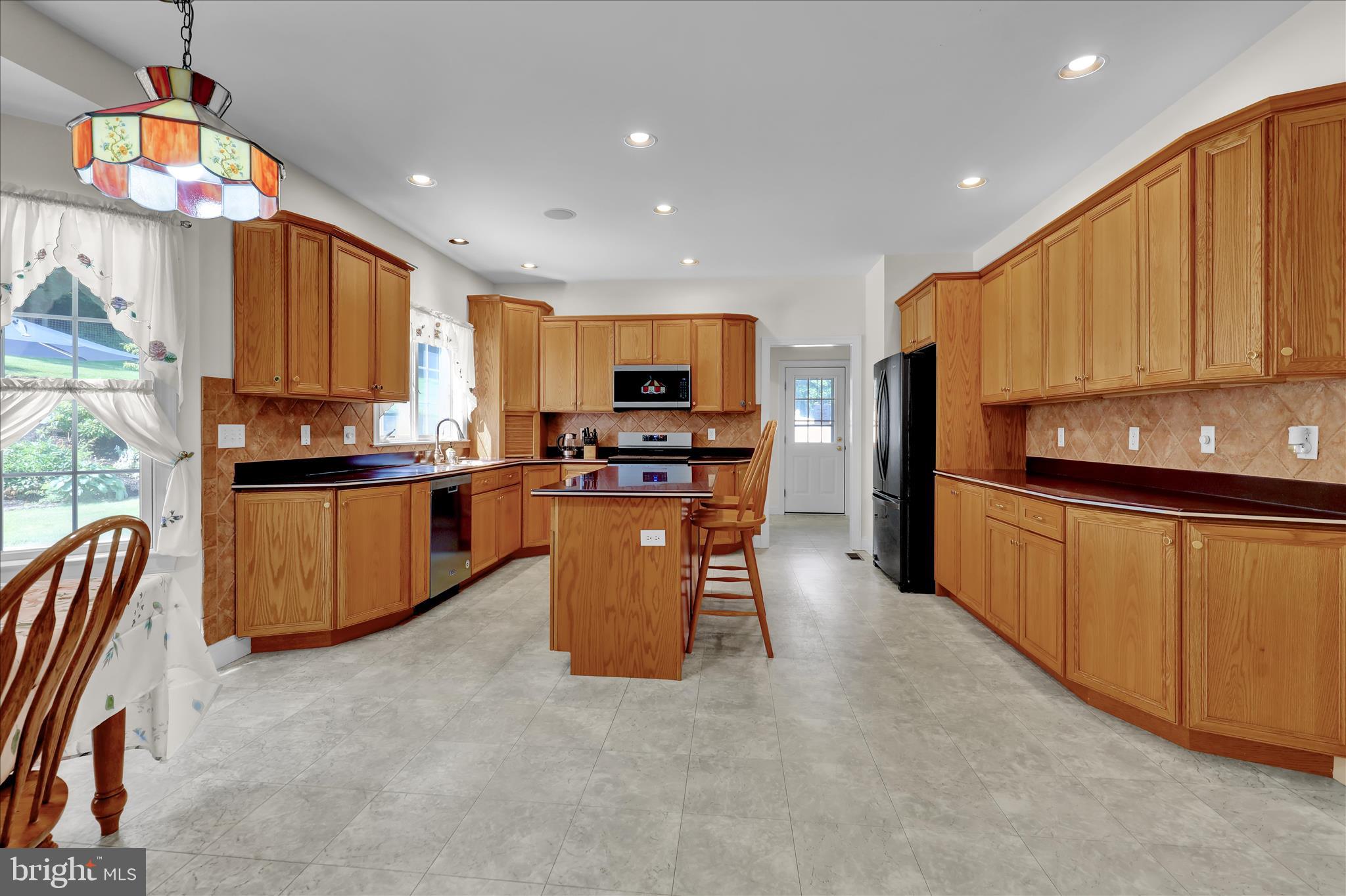 PATHFINDER WOODS - Residential