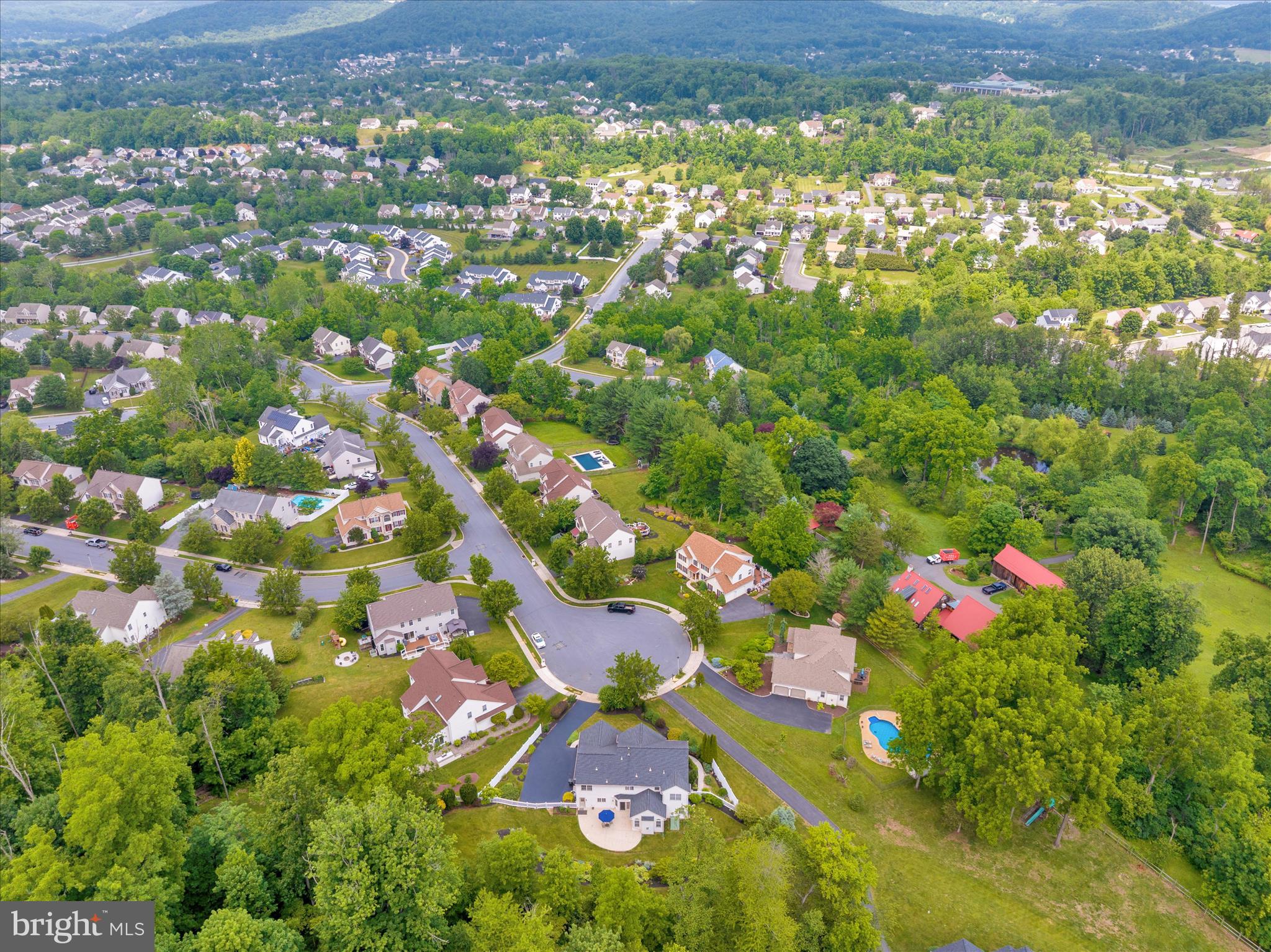 PATHFINDER WOODS - Residential