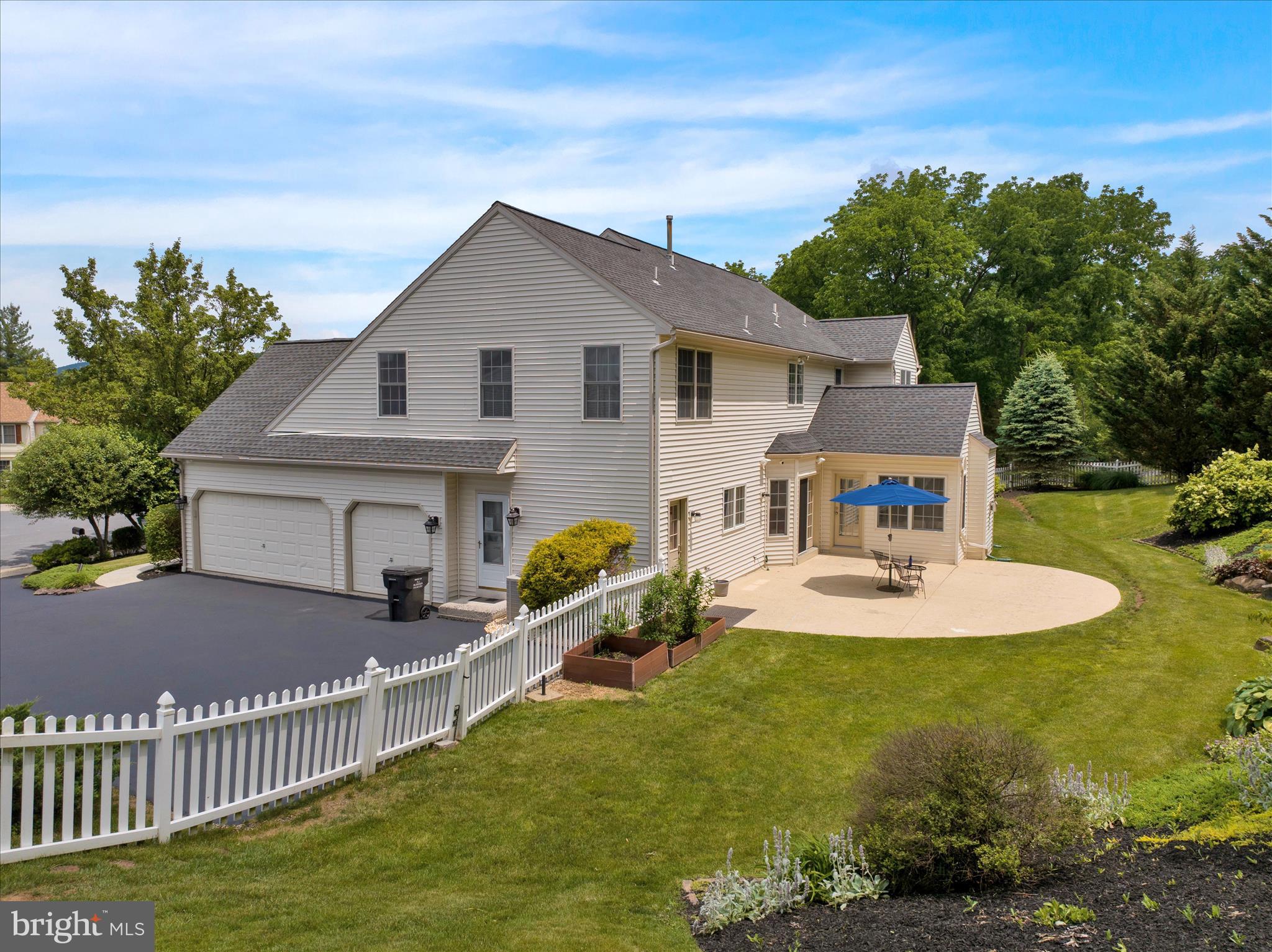 PATHFINDER WOODS - Residential