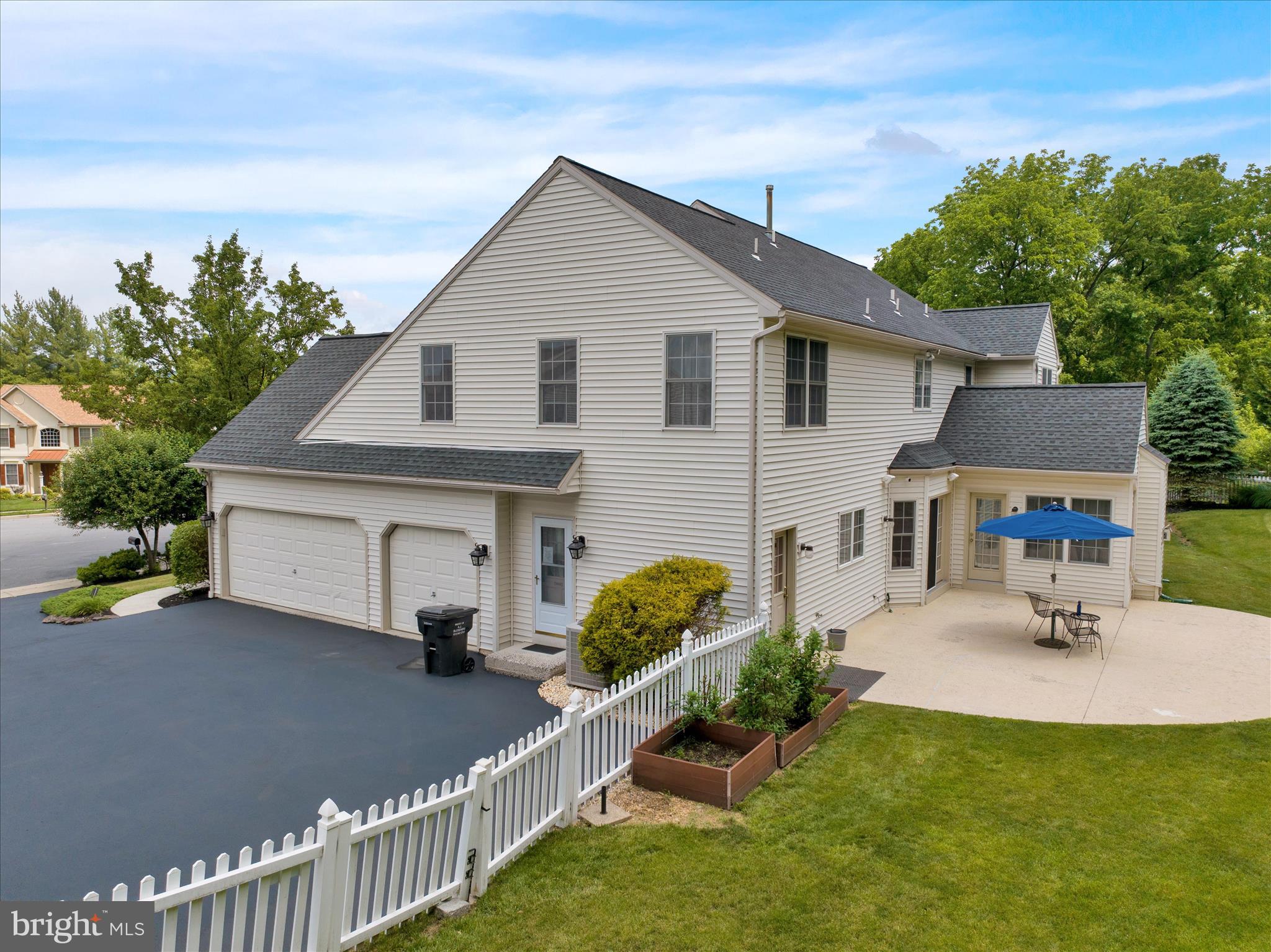 PATHFINDER WOODS - Residential
