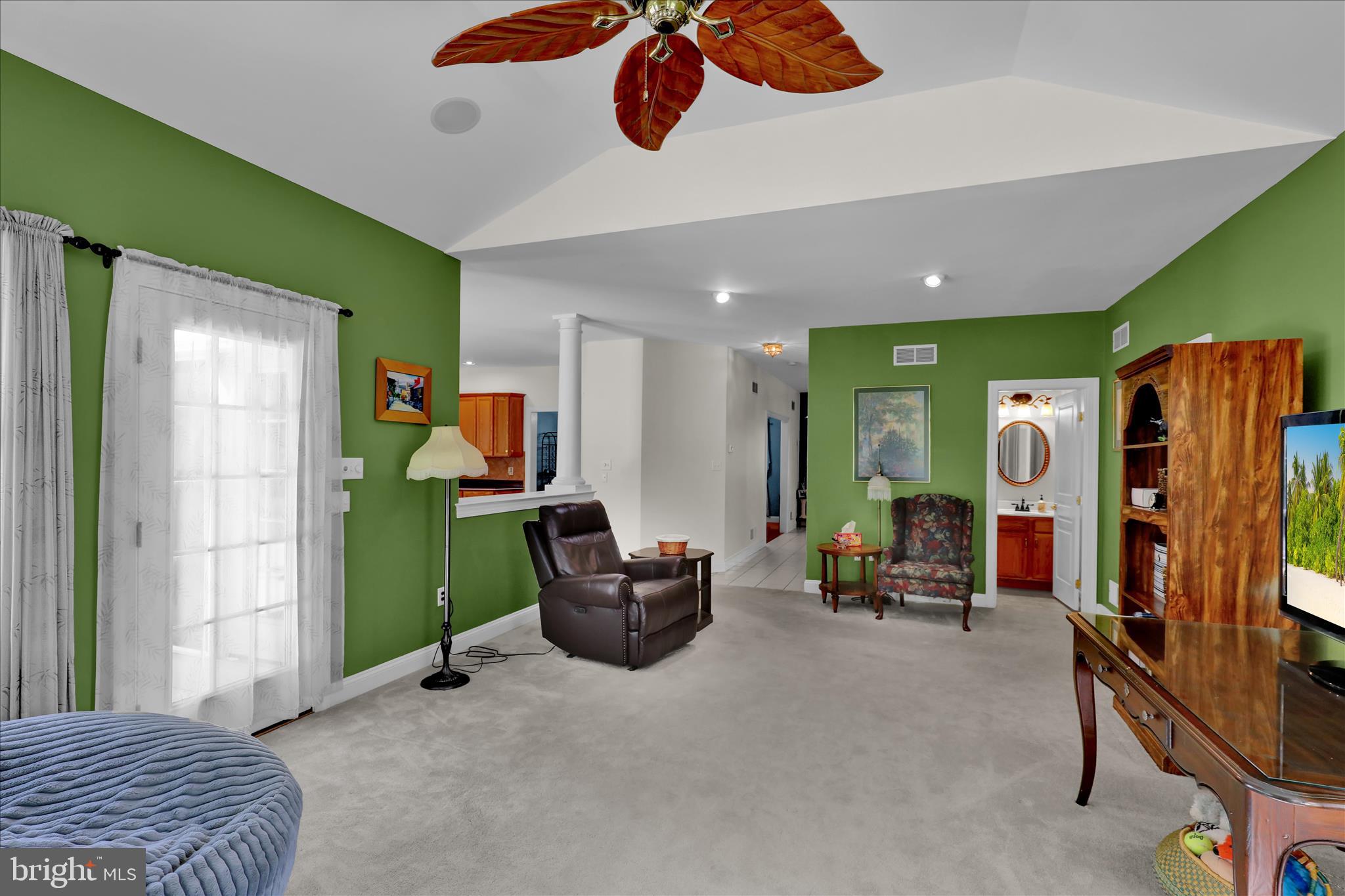 PATHFINDER WOODS - Residential