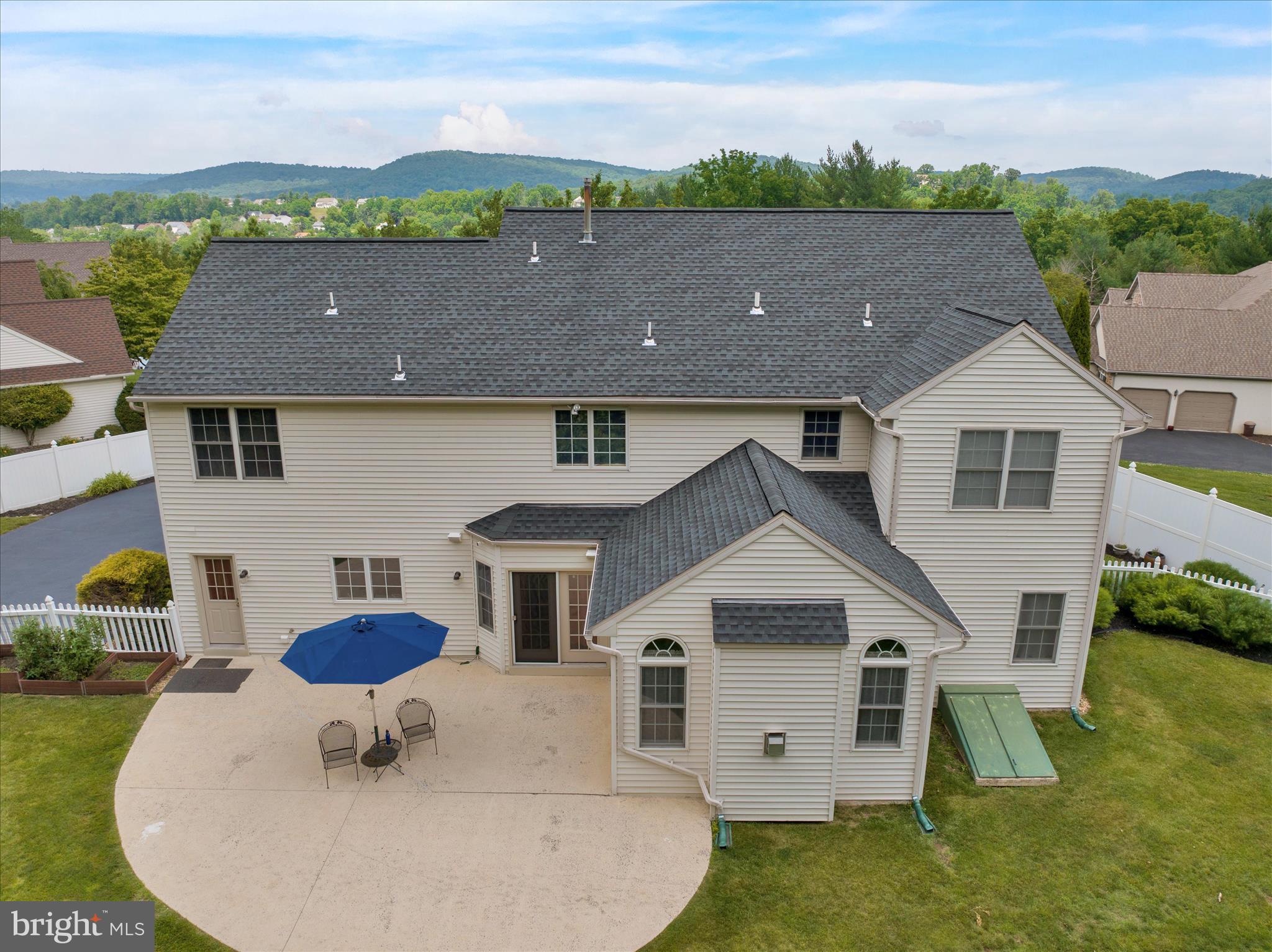 PATHFINDER WOODS - Residential