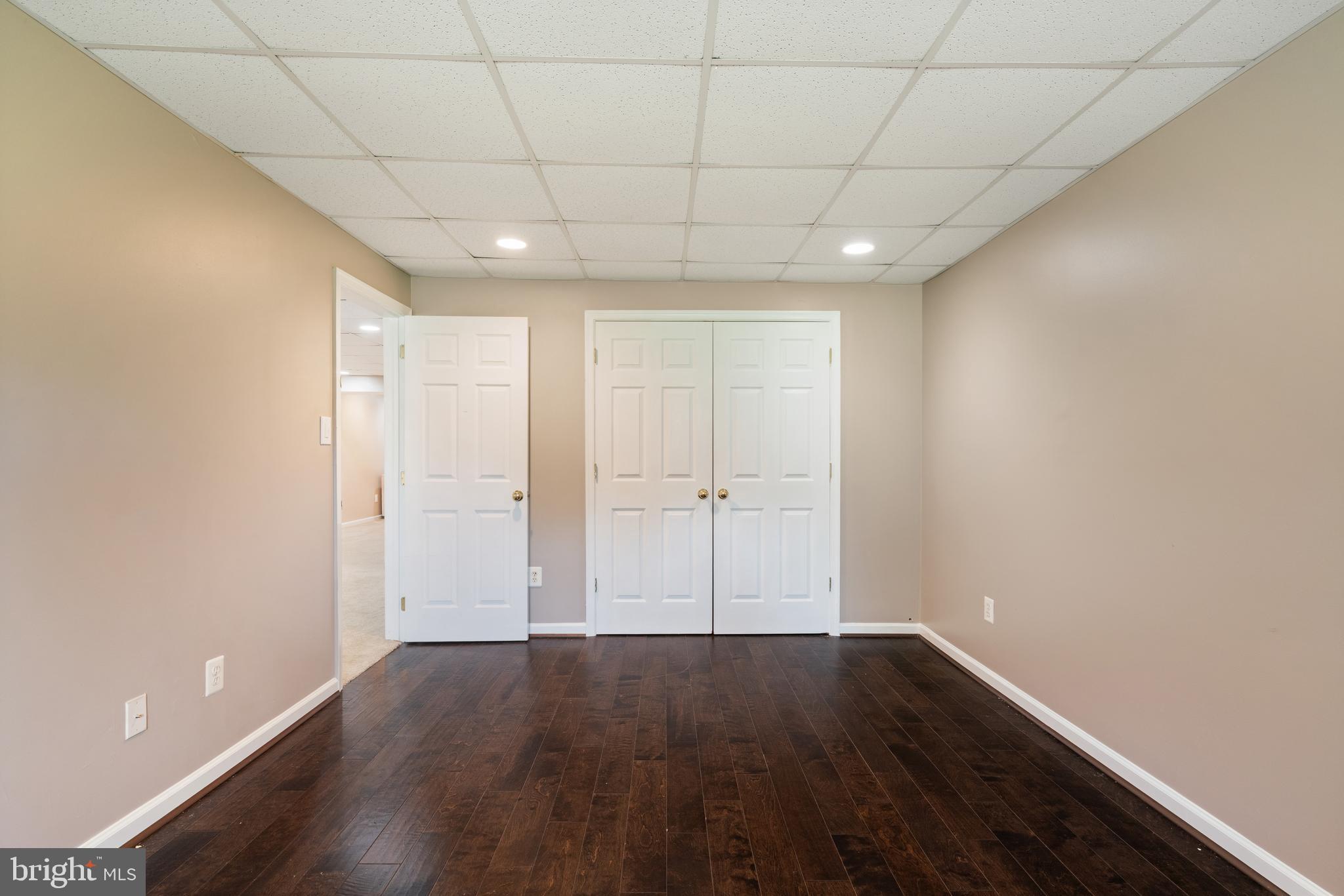 LAWNVALE ESTATES - Residential