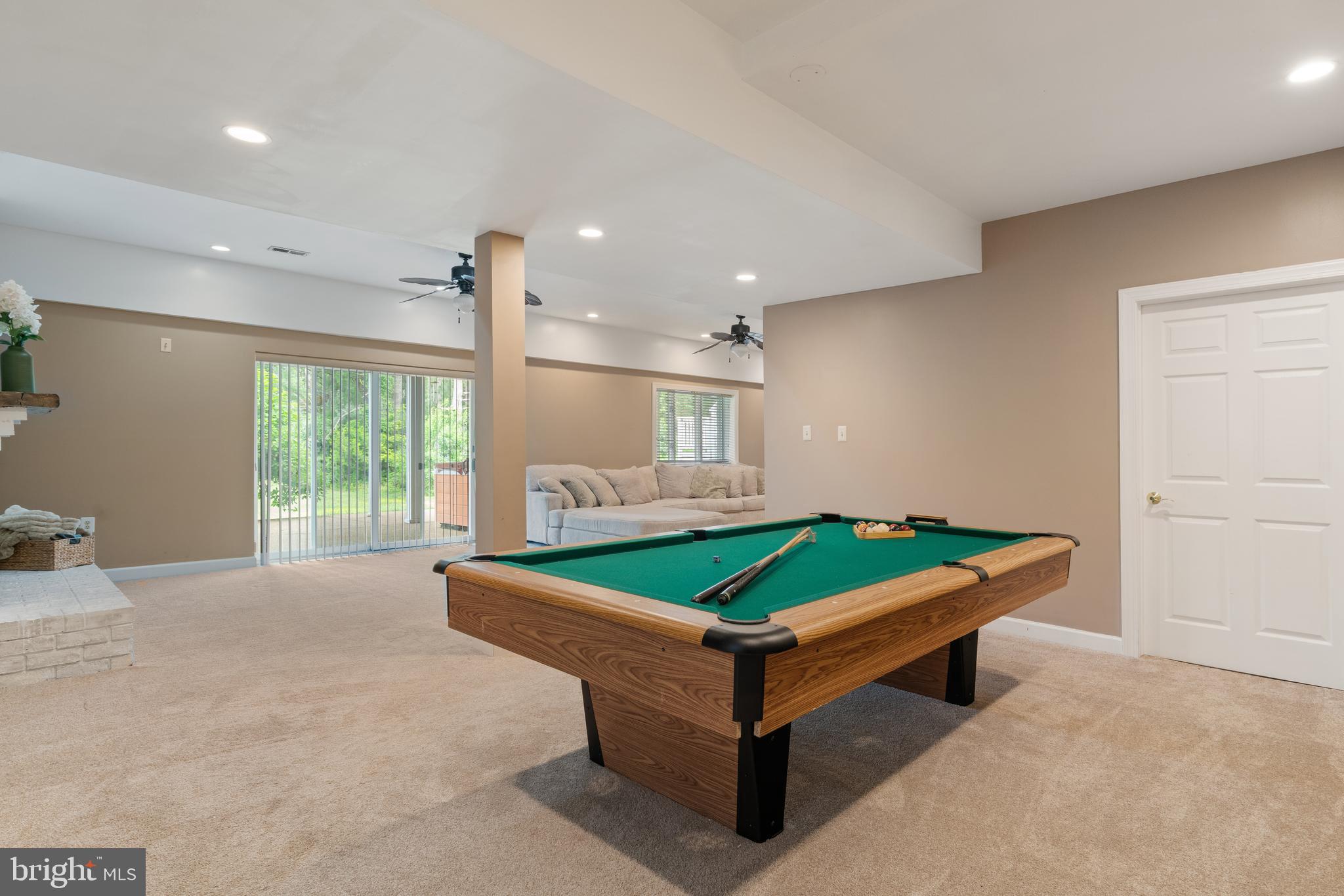 LAWNVALE ESTATES - Residential