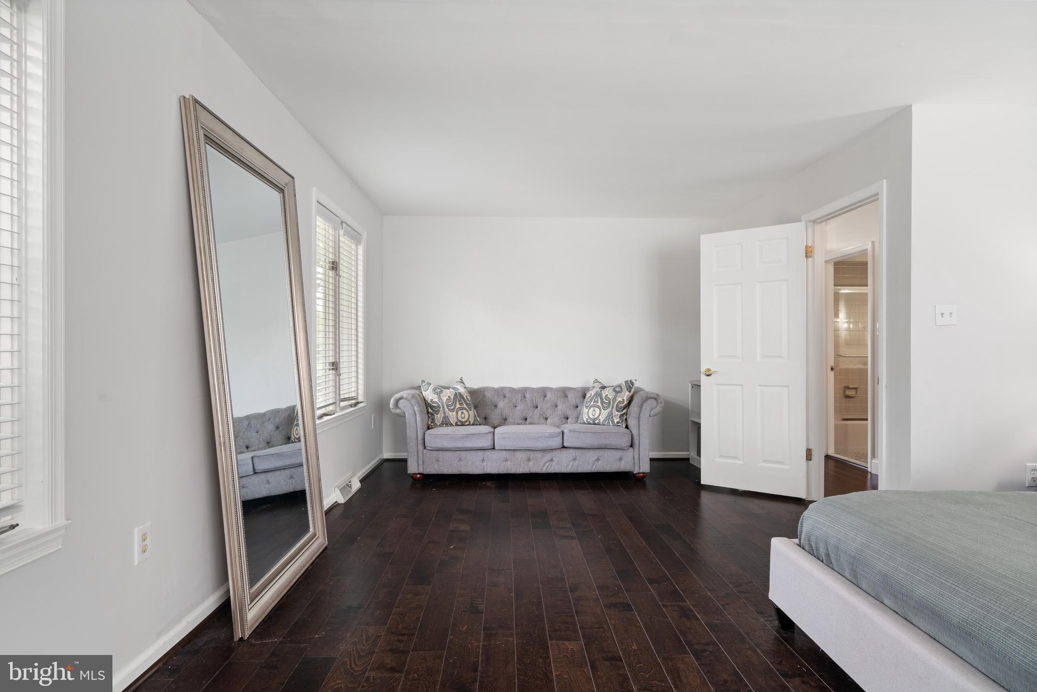 LAWNVALE ESTATES - Residential