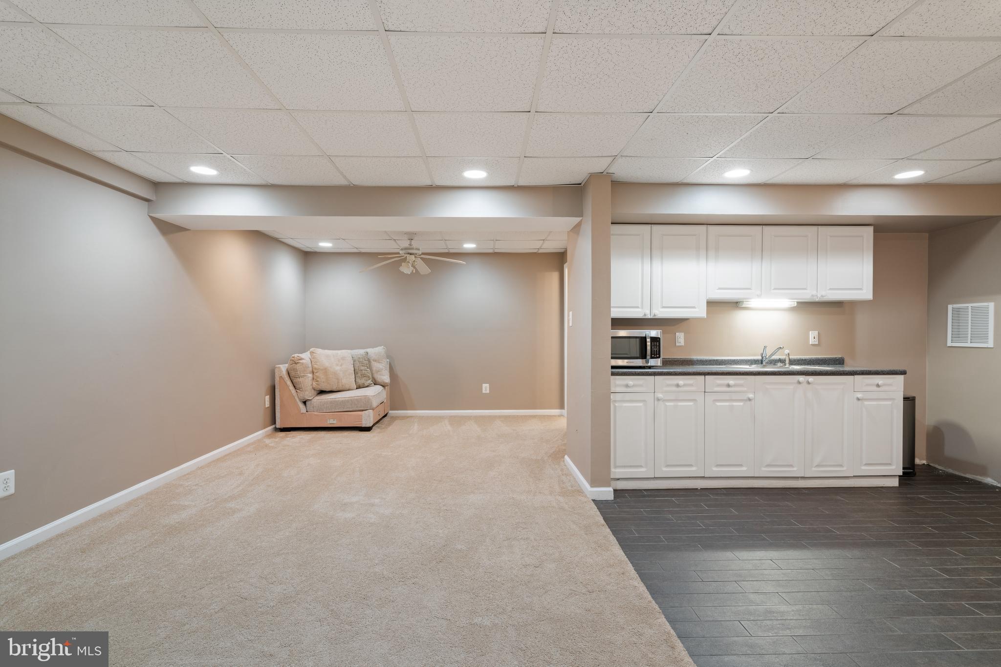 LAWNVALE ESTATES - Residential