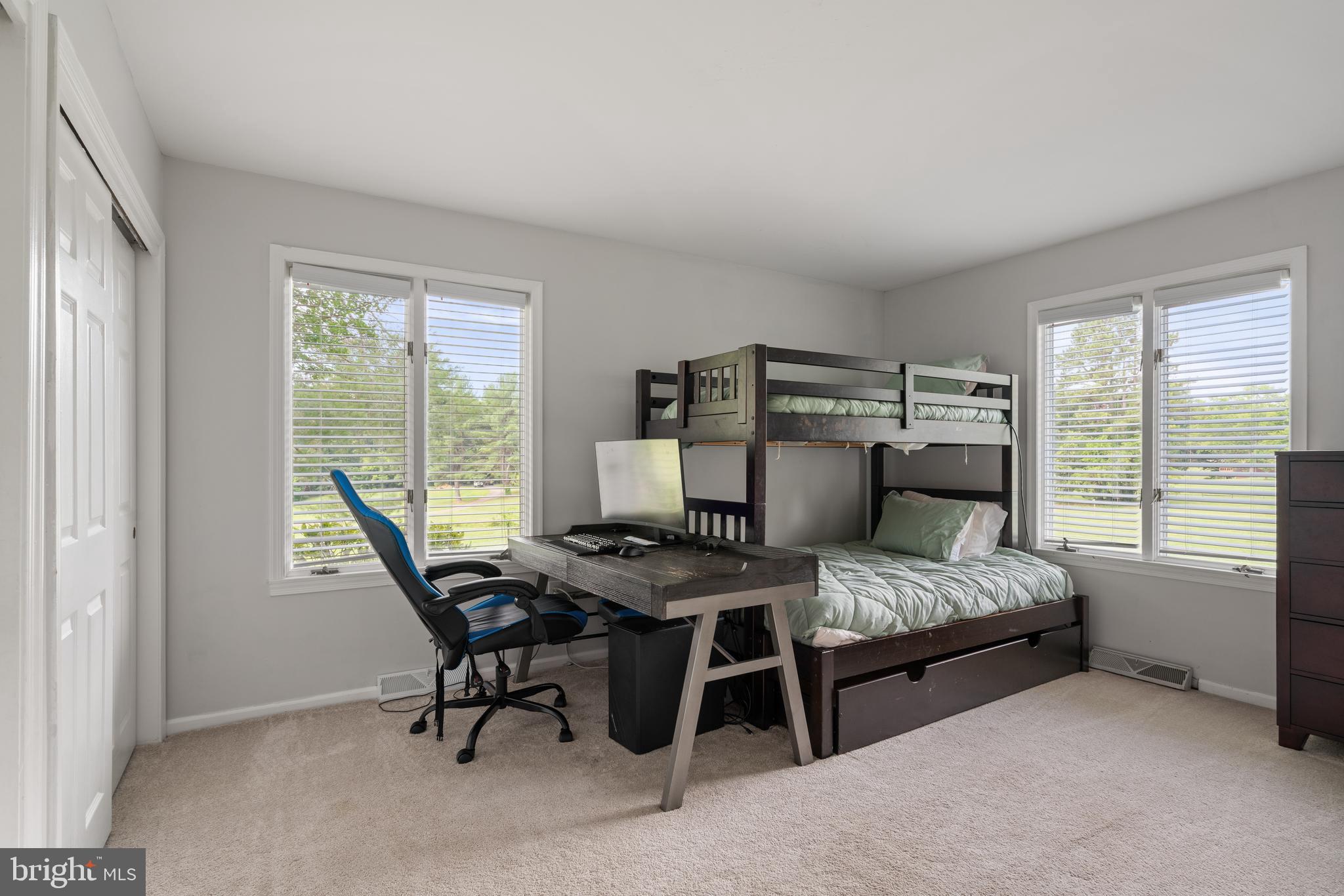 LAWNVALE ESTATES - Residential