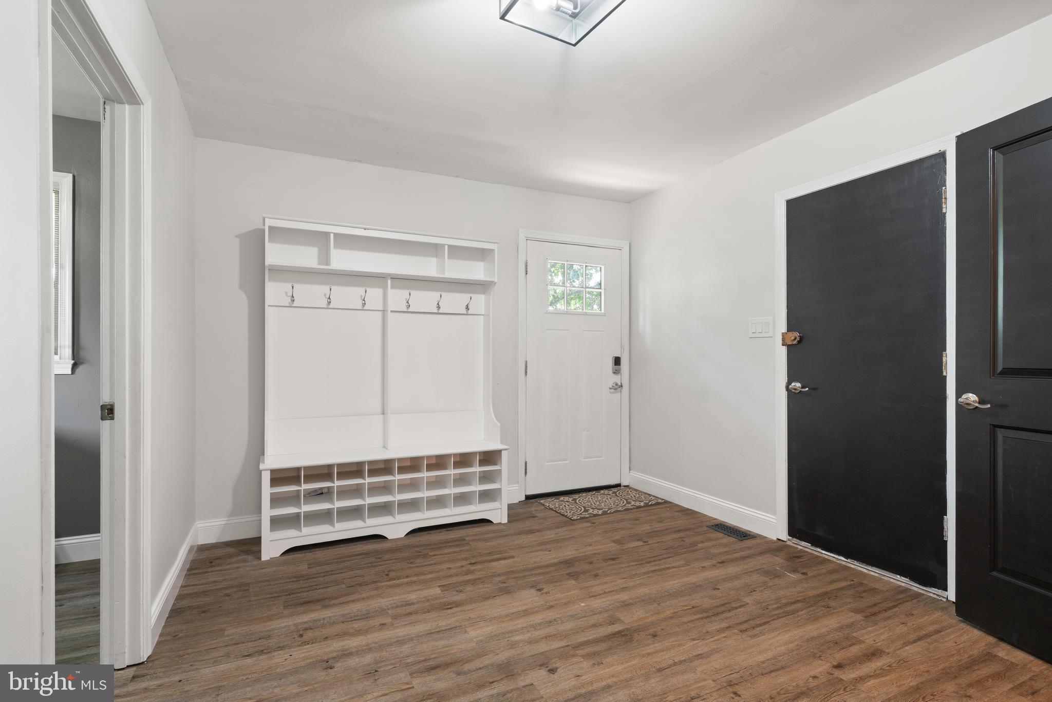LAWNVALE ESTATES - Residential