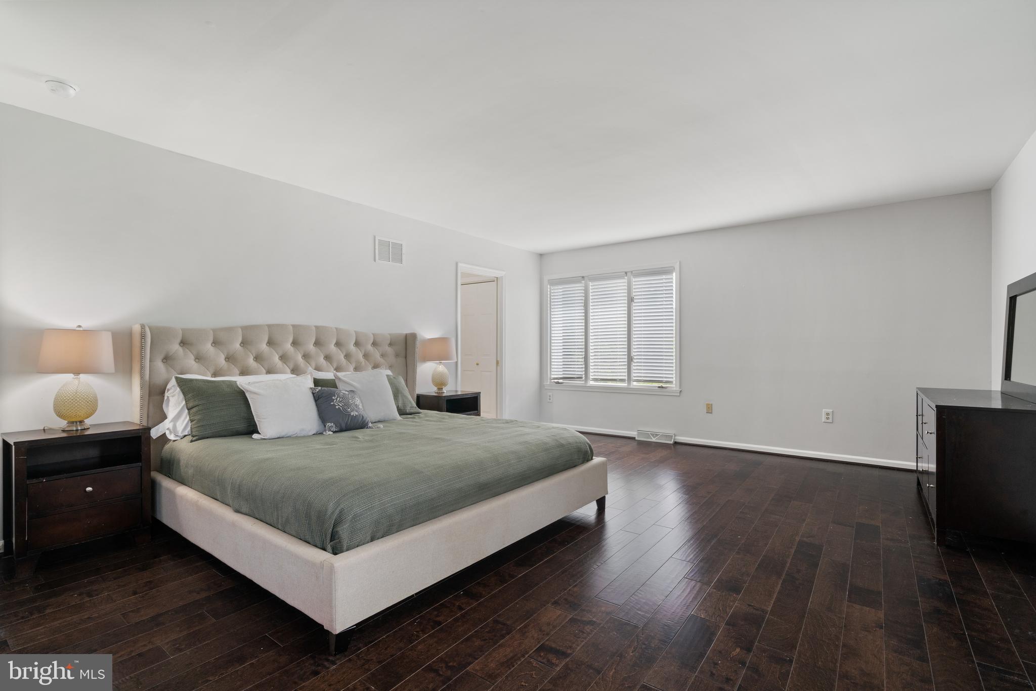 LAWNVALE ESTATES - Residential