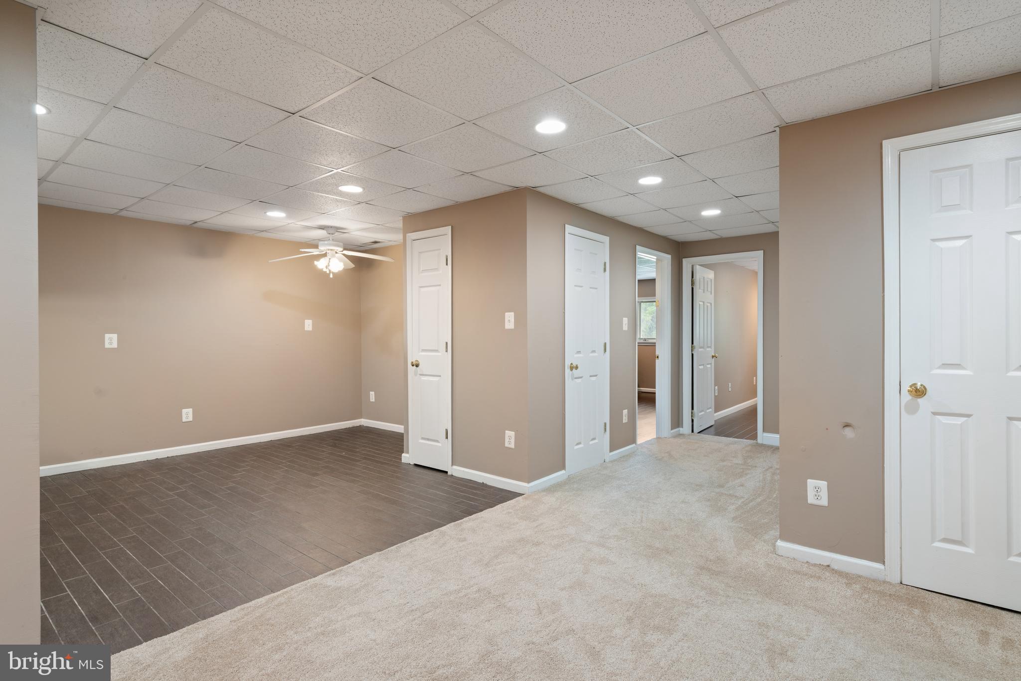 LAWNVALE ESTATES - Residential