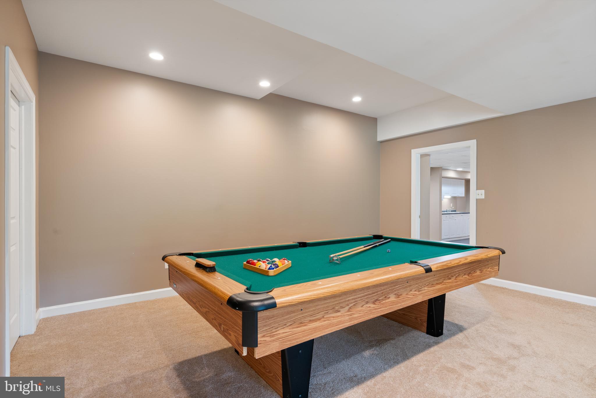 LAWNVALE ESTATES - Residential