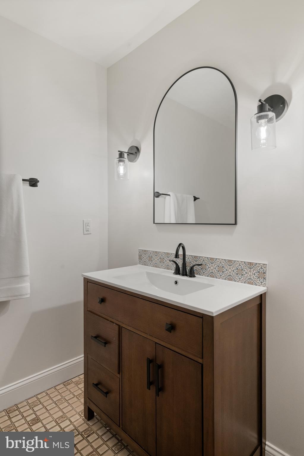 LAWNVALE ESTATES - Residential