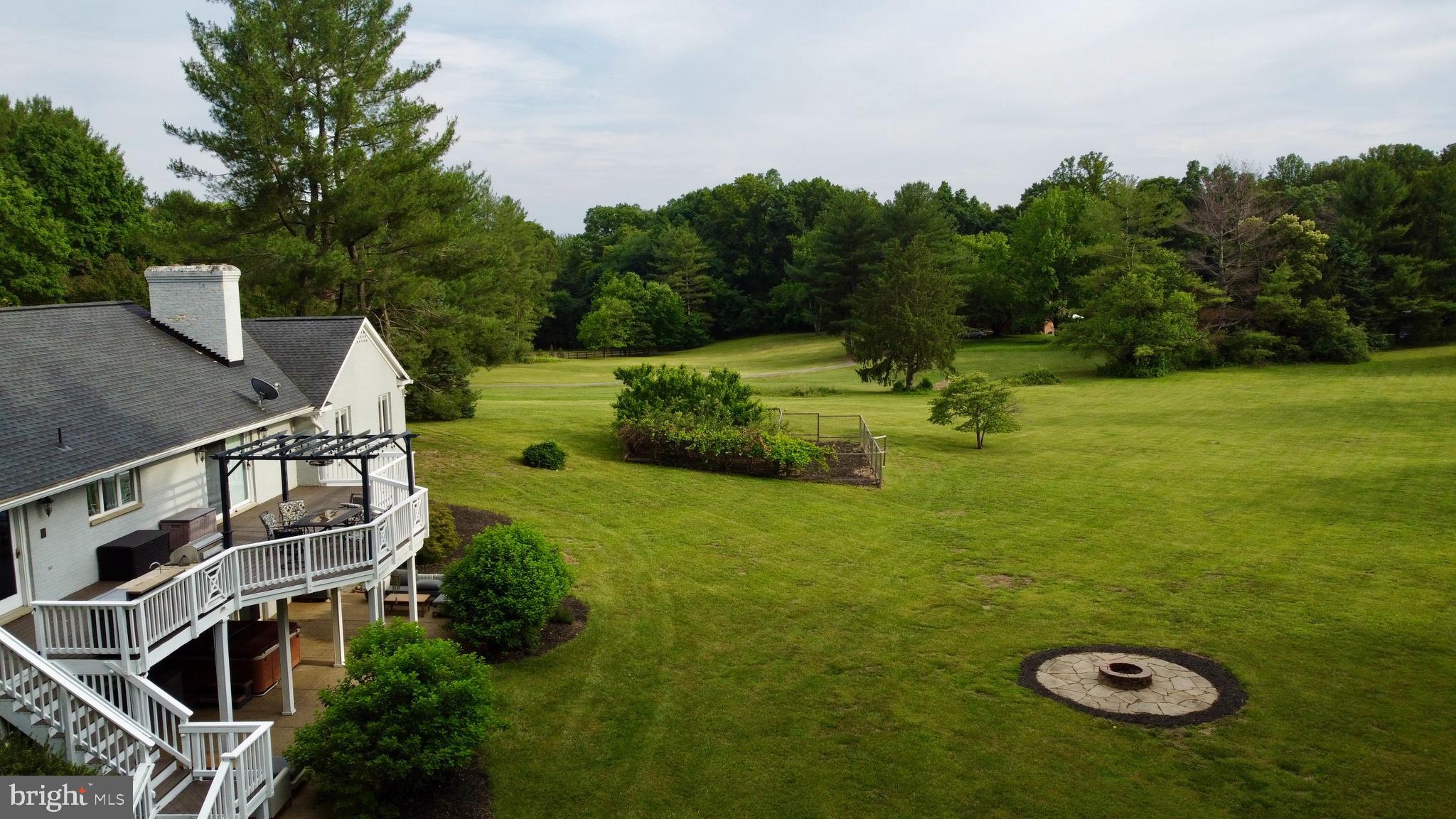 LAWNVALE ESTATES - Residential