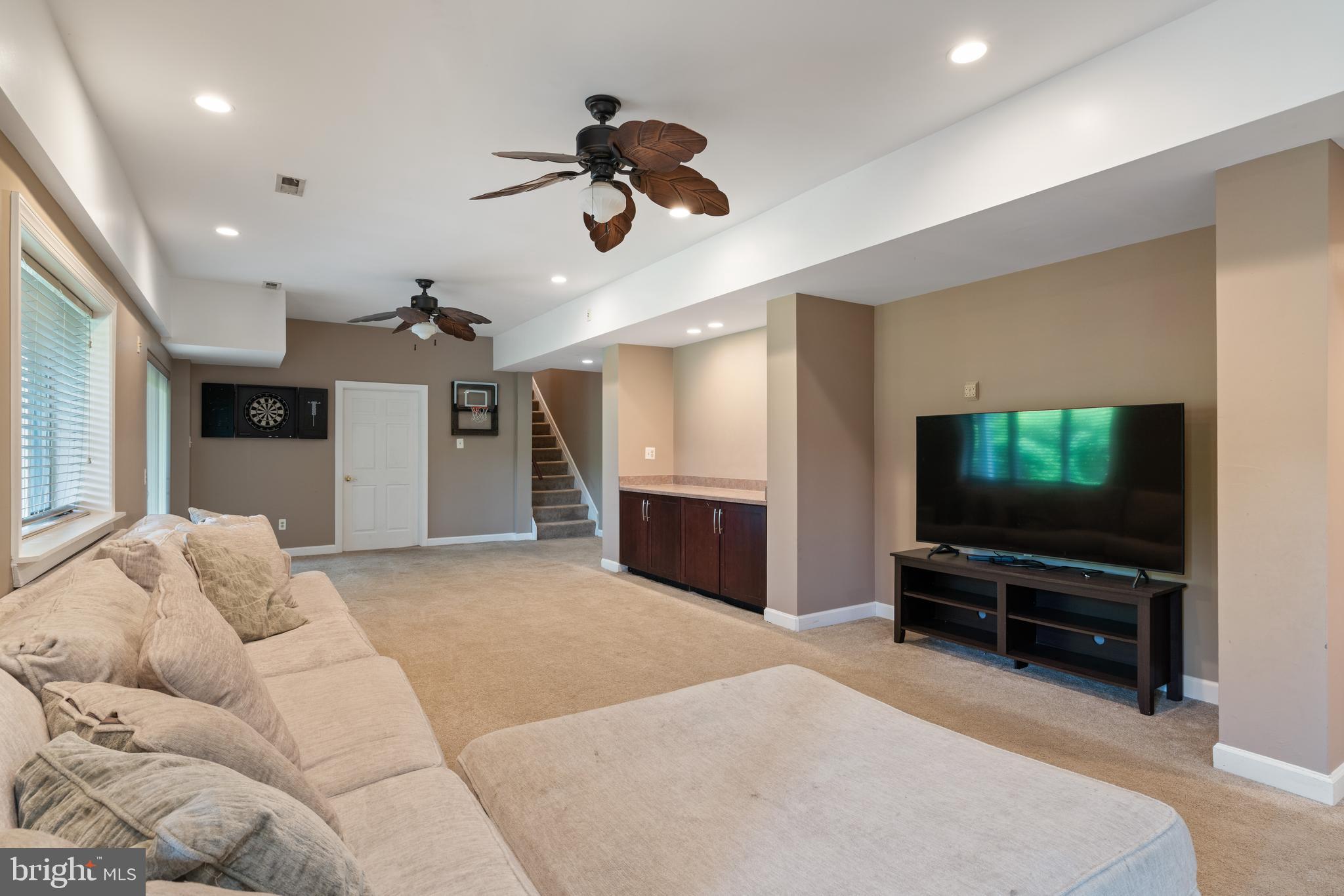 LAWNVALE ESTATES - Residential