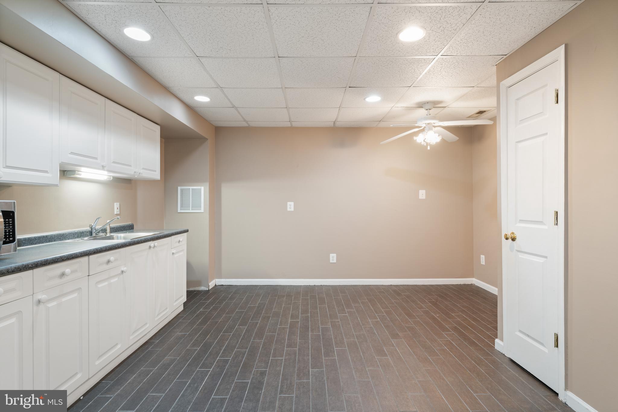 LAWNVALE ESTATES - Residential