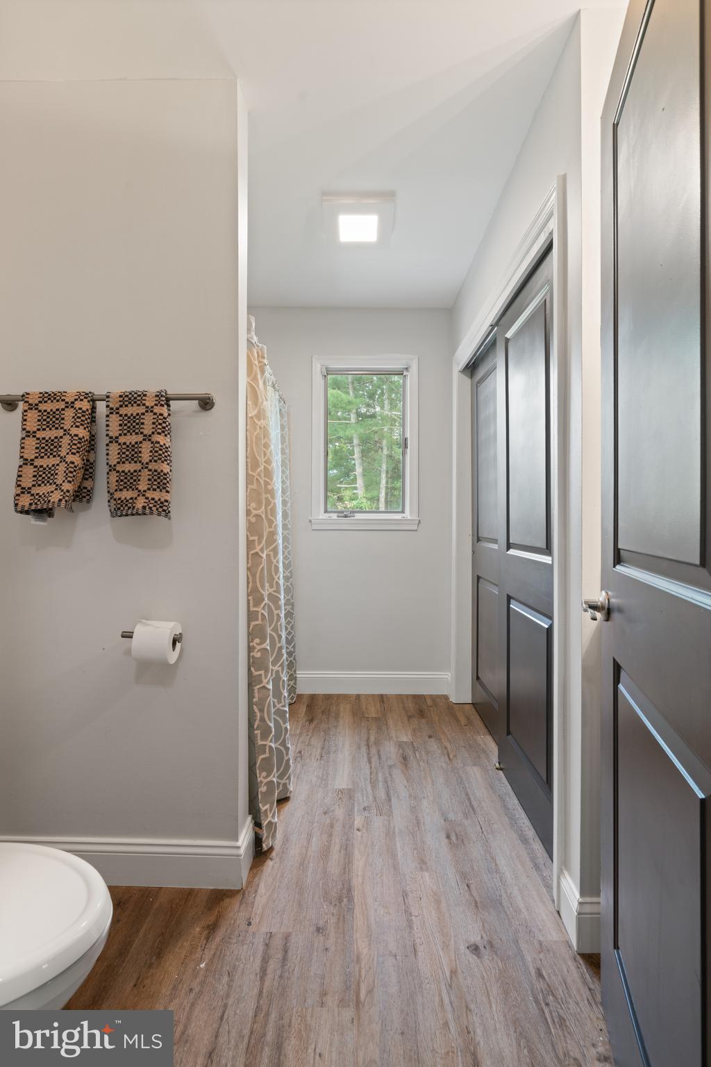 LAWNVALE ESTATES - Residential
