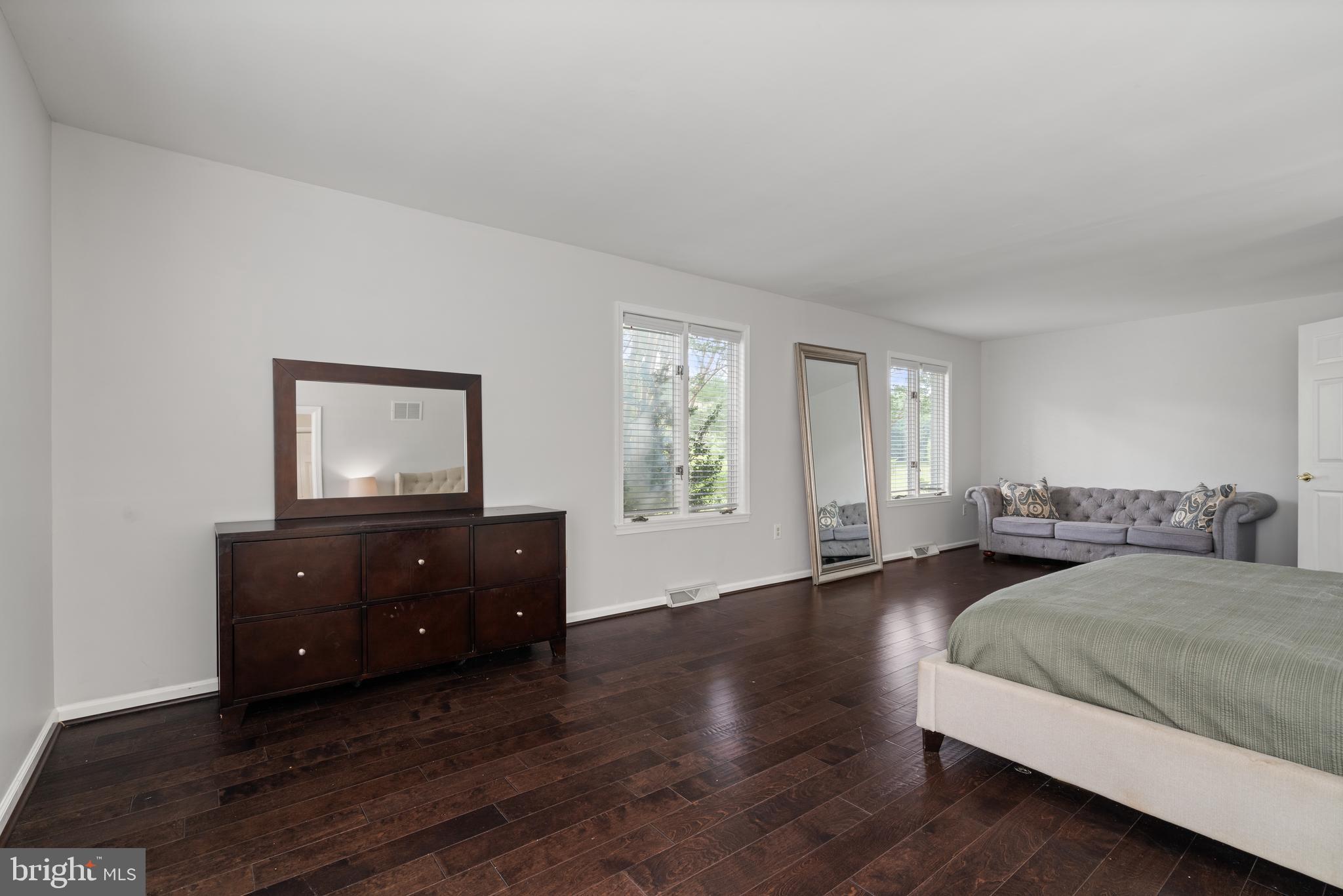 LAWNVALE ESTATES - Residential