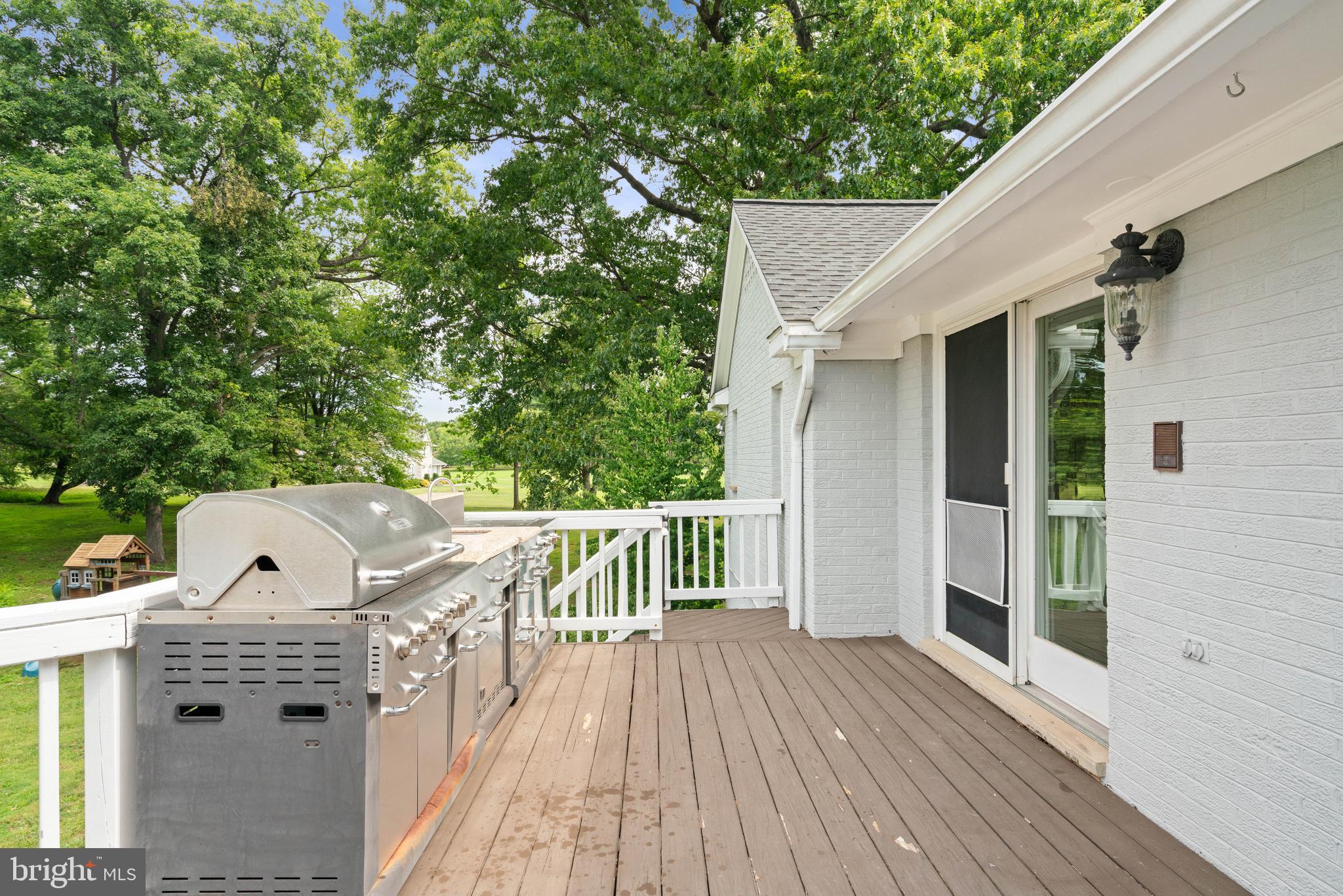 LAWNVALE ESTATES - Residential