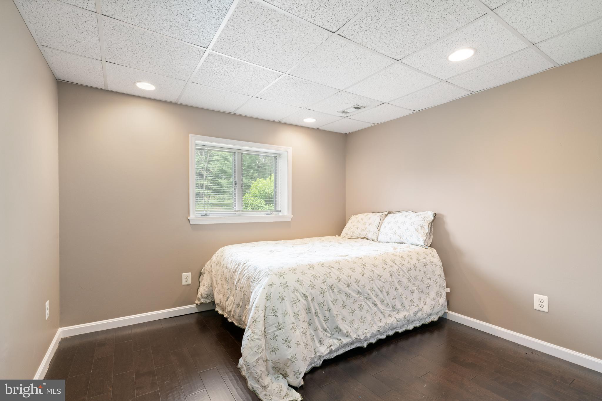 LAWNVALE ESTATES - Residential
