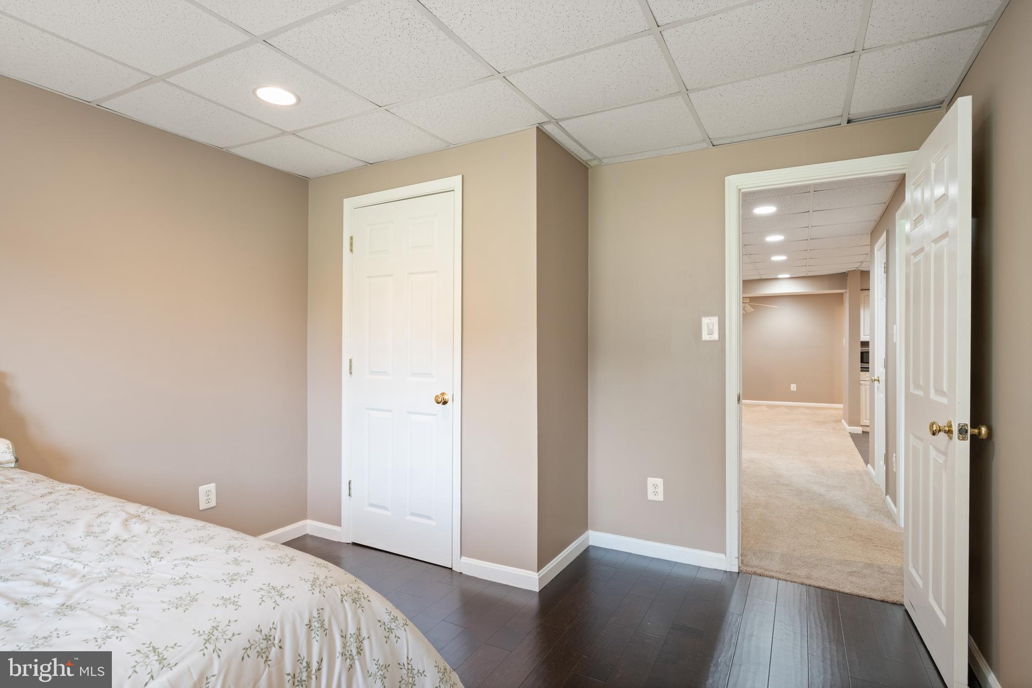 LAWNVALE ESTATES - Residential