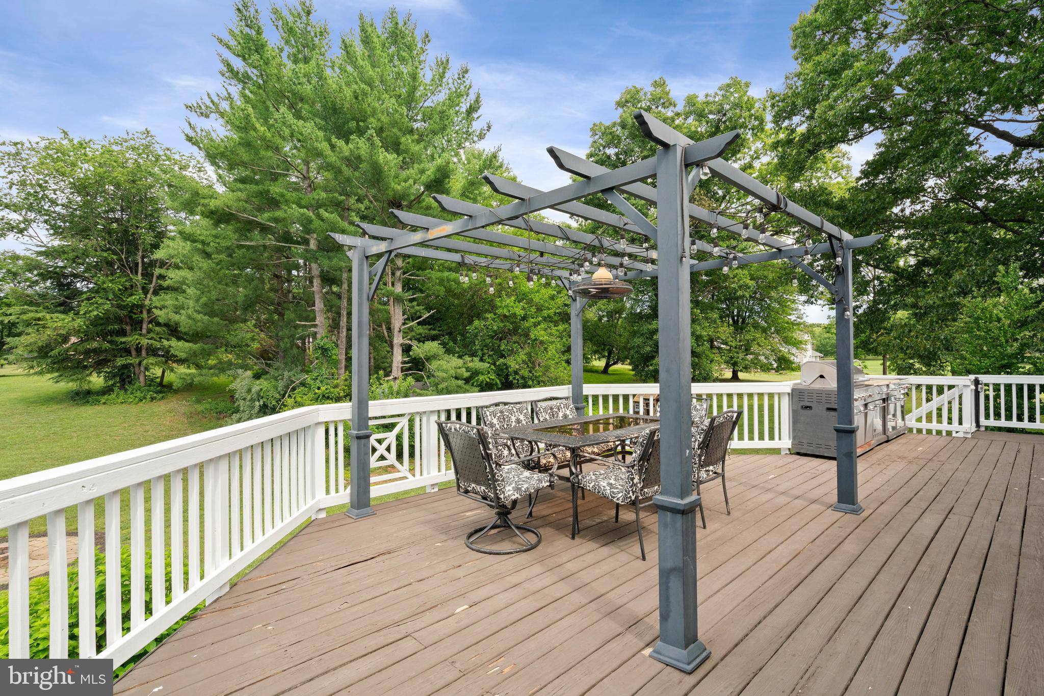 LAWNVALE ESTATES - Residential
