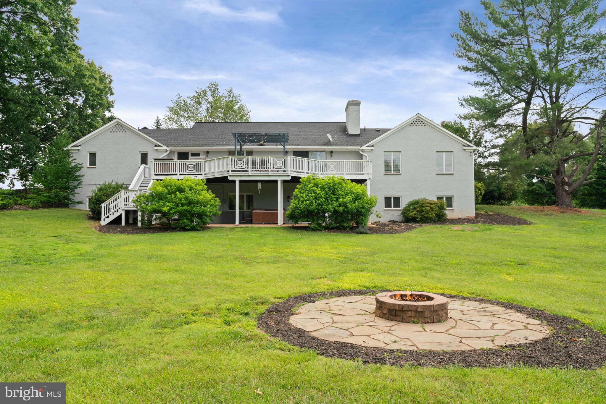 LAWNVALE ESTATES - Residential