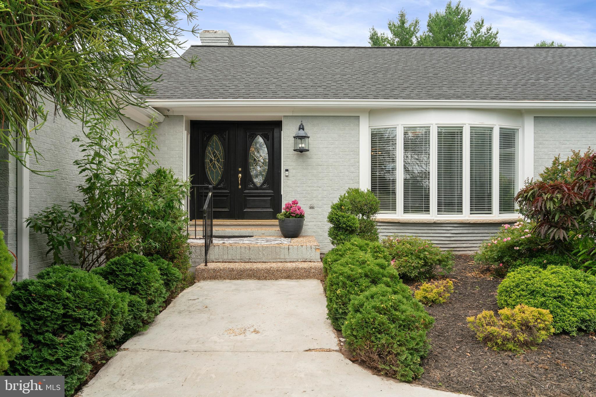 LAWNVALE ESTATES - Residential