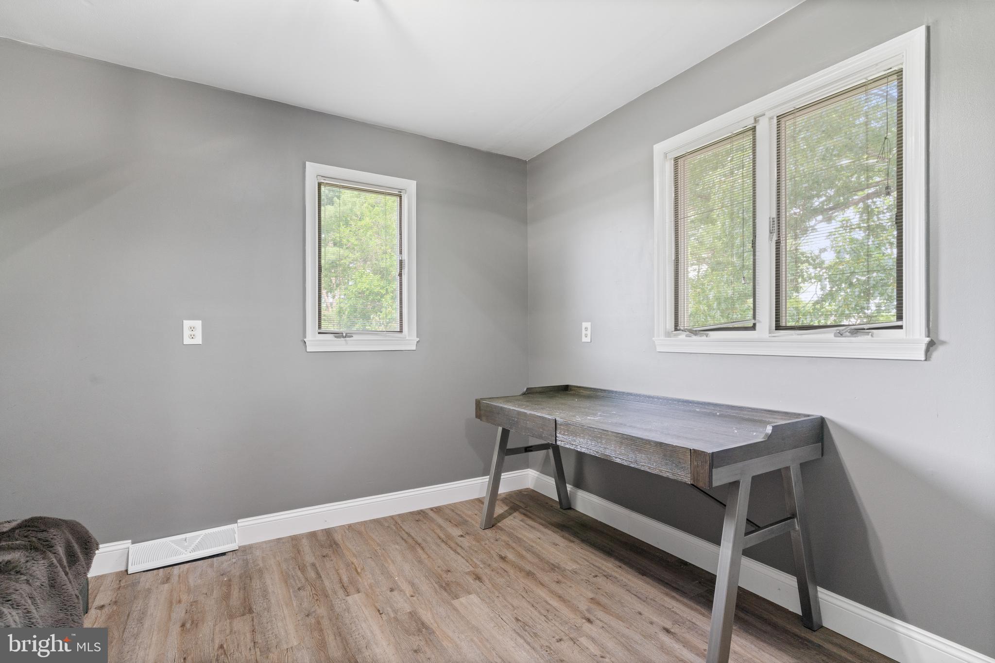 LAWNVALE ESTATES - Residential