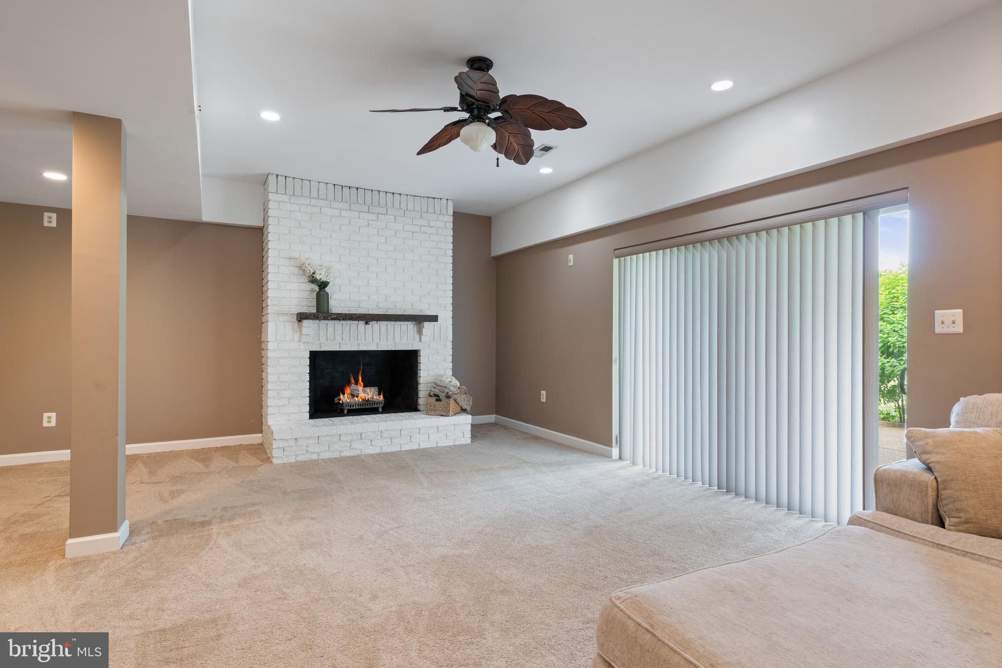 LAWNVALE ESTATES - Residential