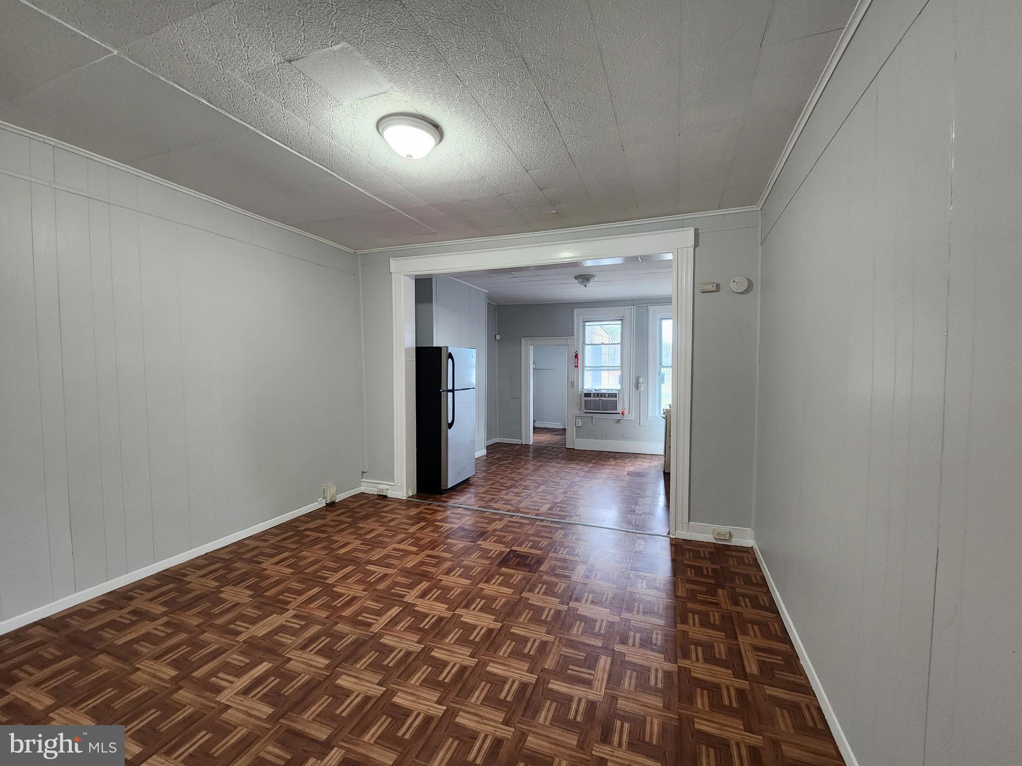 BROADWAY EAST - Residential
