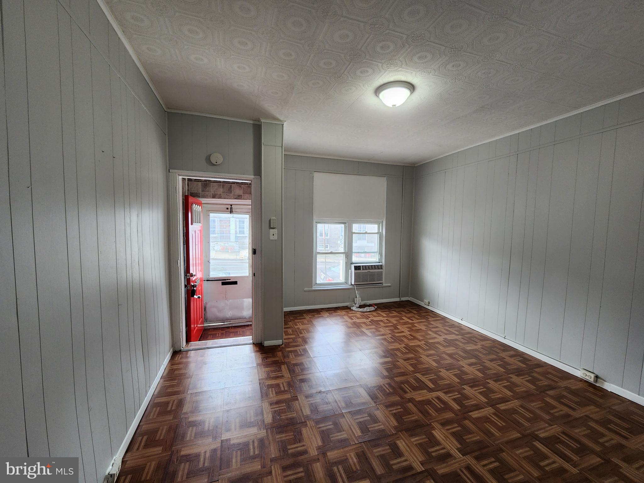 BROADWAY EAST - Residential