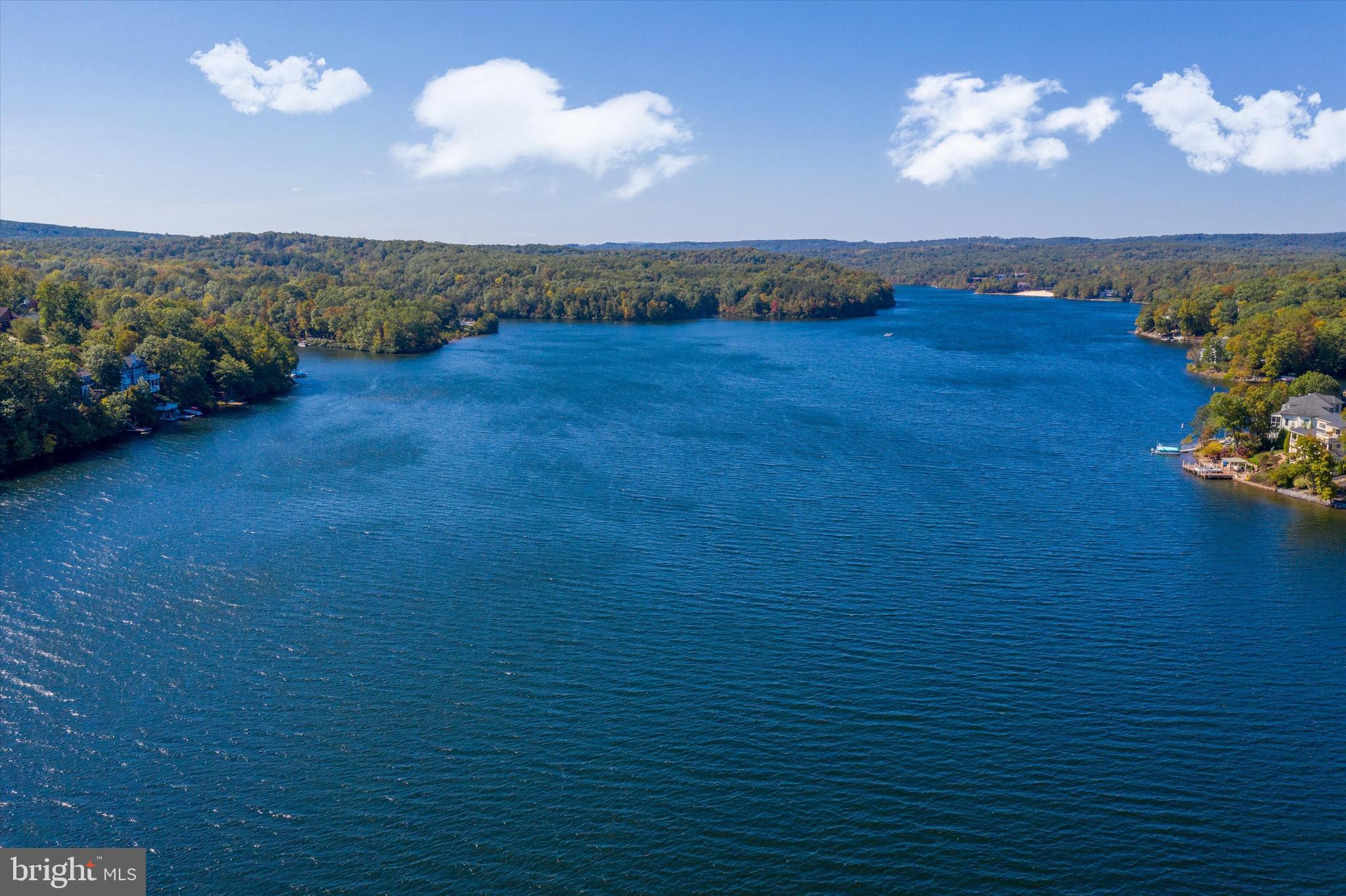 LAKE HOLIDAY ESTATES - Land