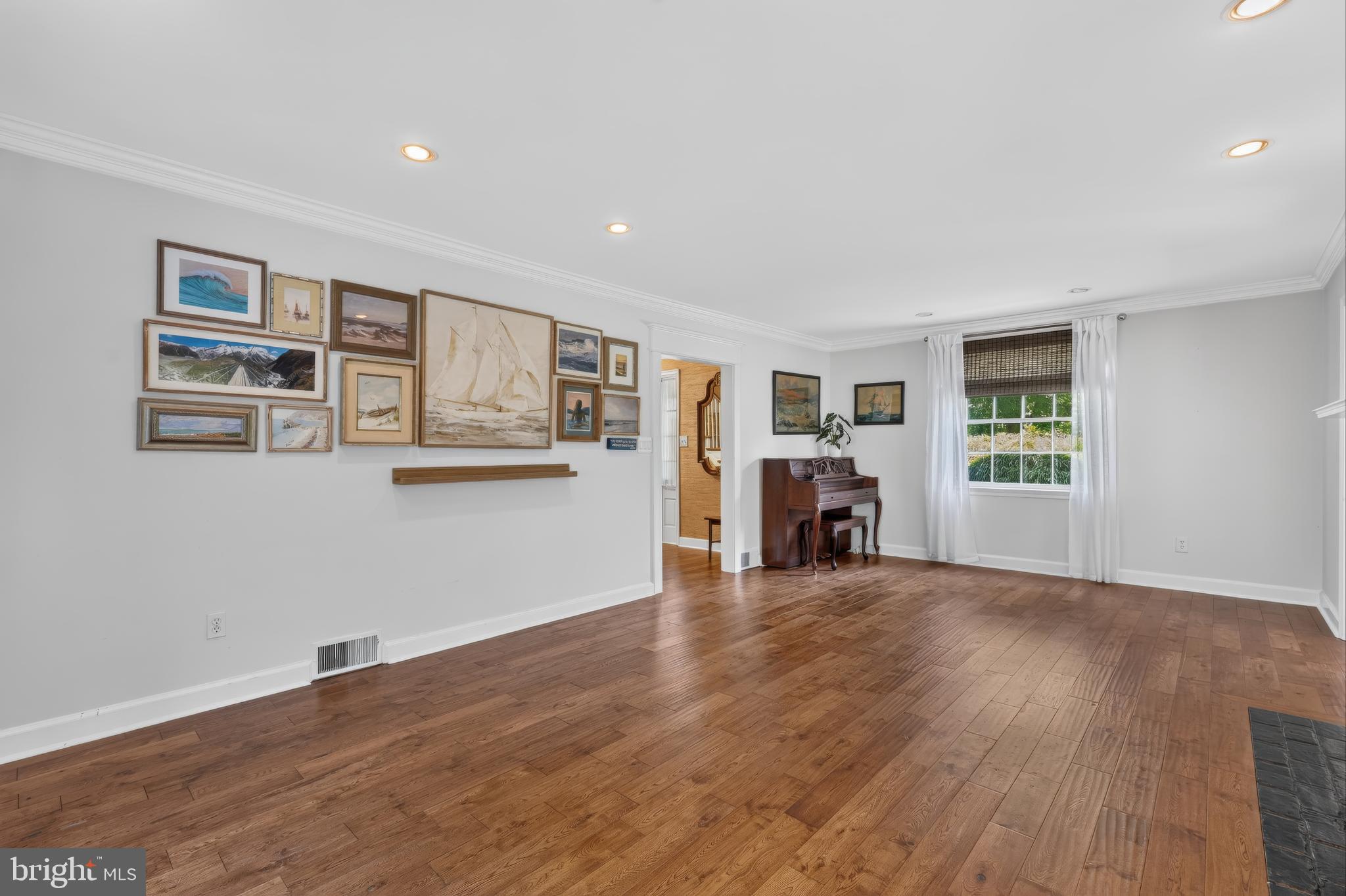 BELLEVUE MANOR - Residential