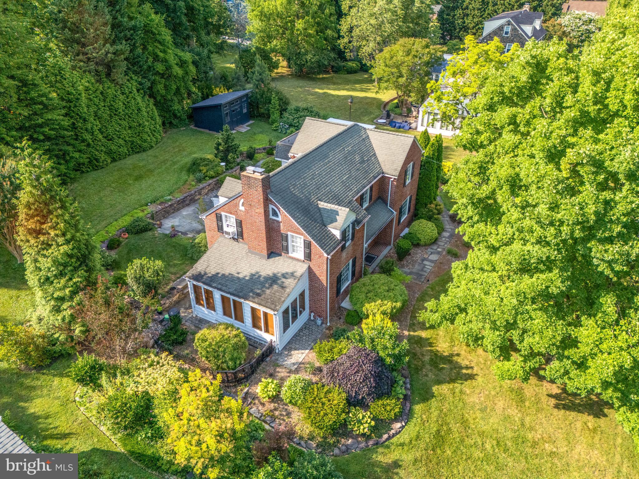 BELLEVUE MANOR - Residential