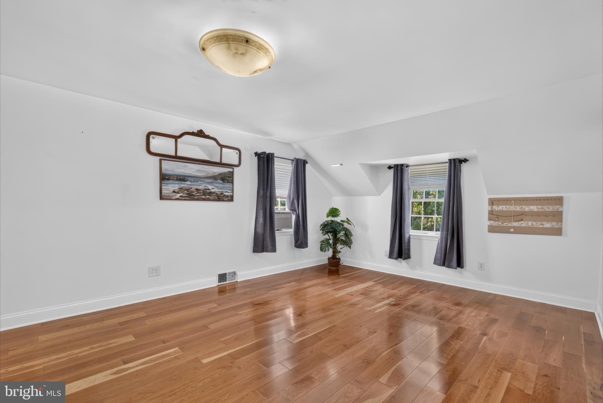 BELLEVUE MANOR - Residential