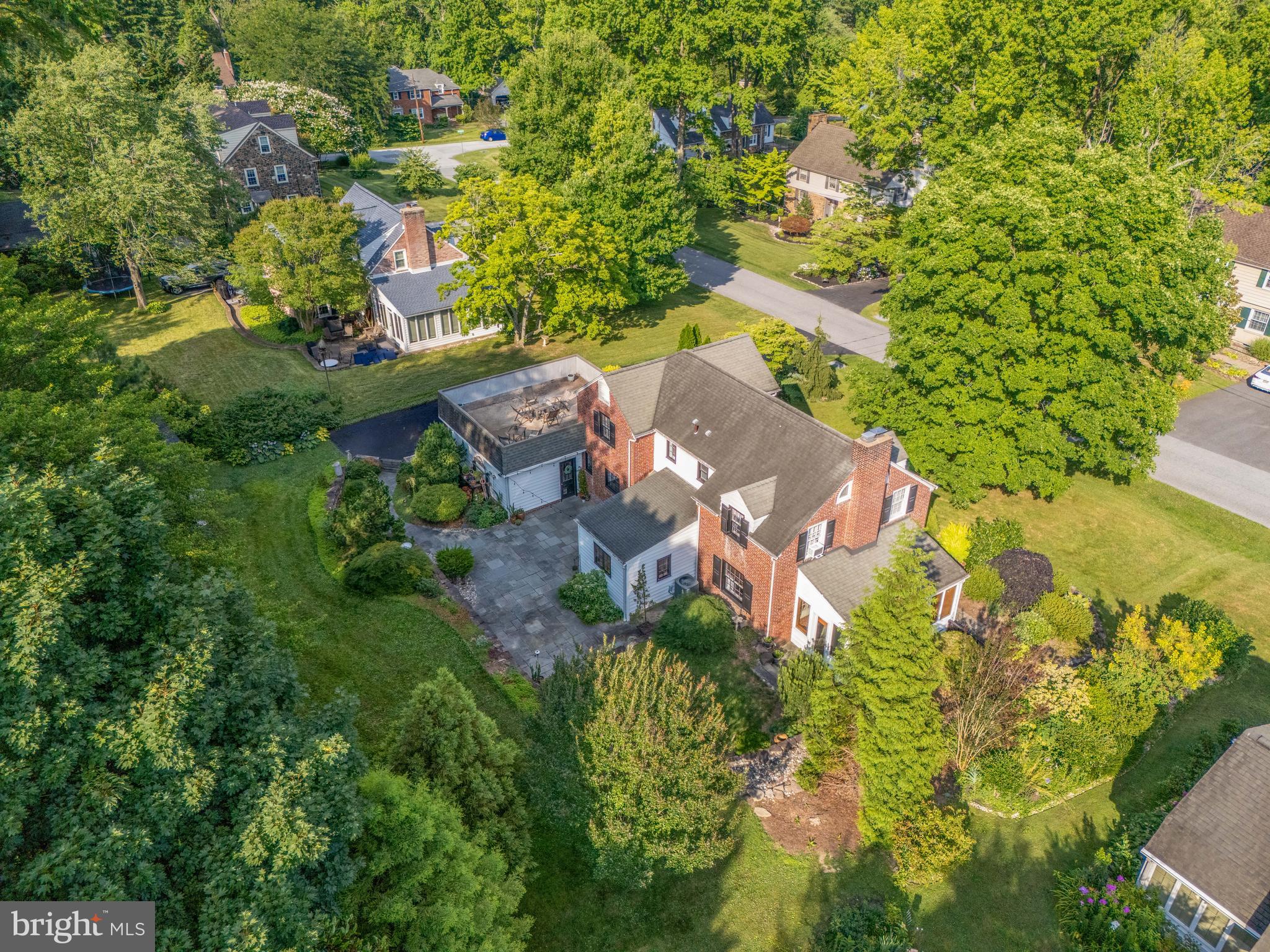 BELLEVUE MANOR - Residential
